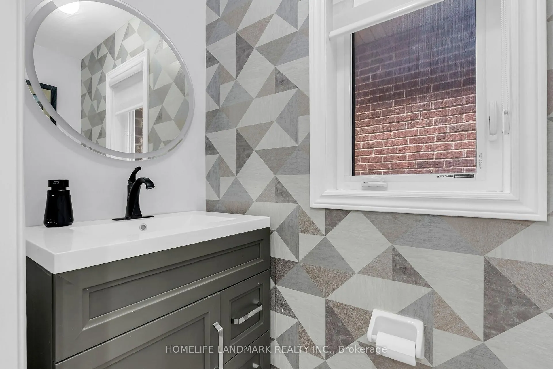 Photo 23 of 564 Bessborough Drive, Milton, Harrison — HOMEH