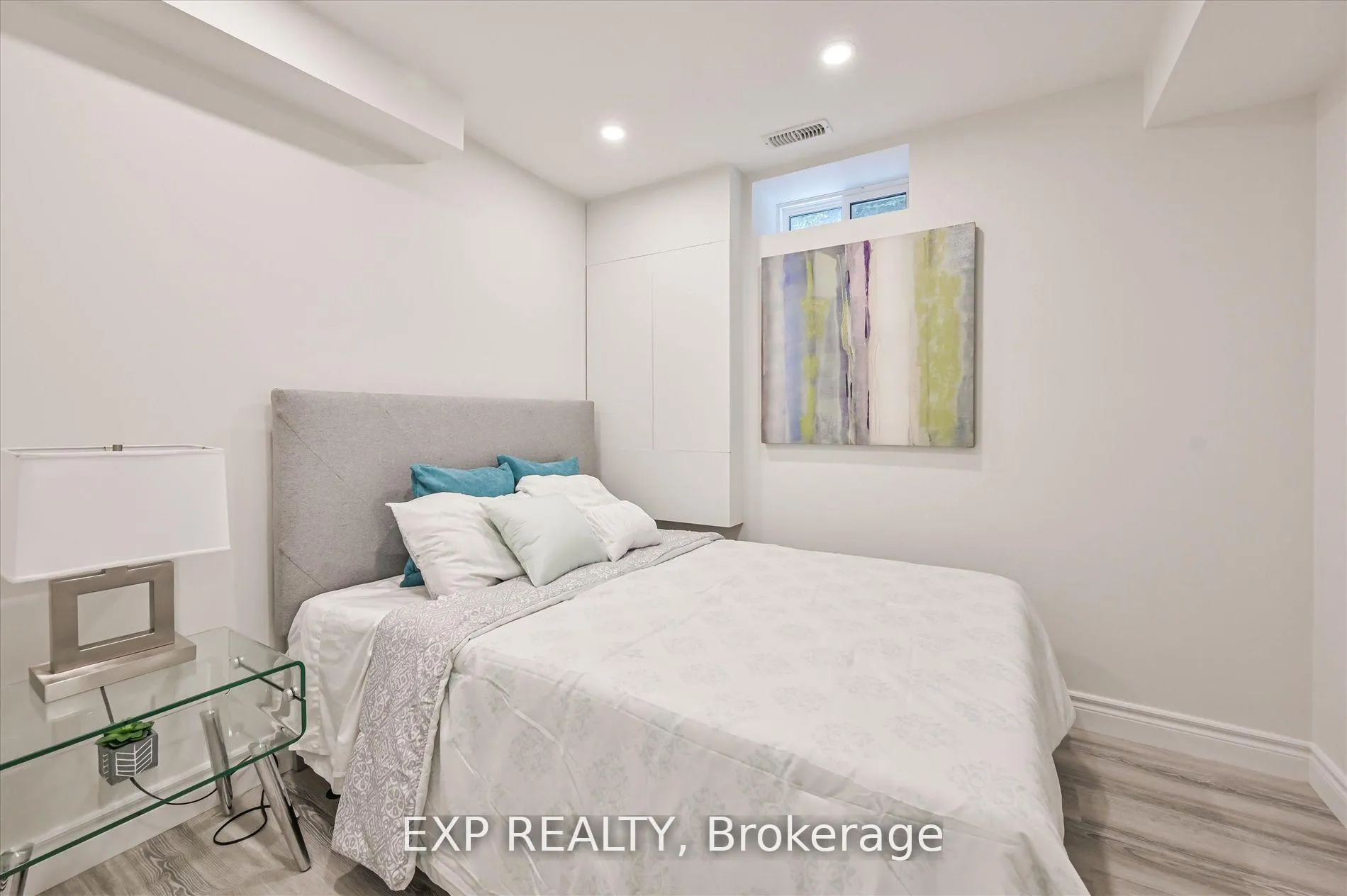 Photo 4 of Unit Lower, 922 Logan Avenue, Toronto, Playter Estates-Danforth — HOMEH
