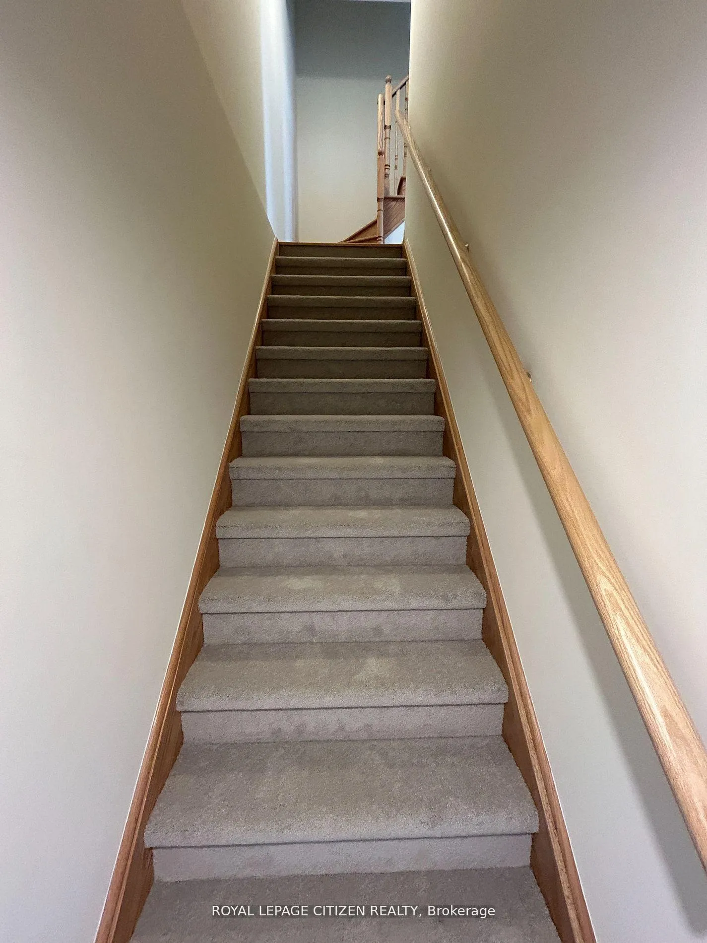 Photo 6 of 28 Esquire Way W, Whitby, Taunton North — HOMEH