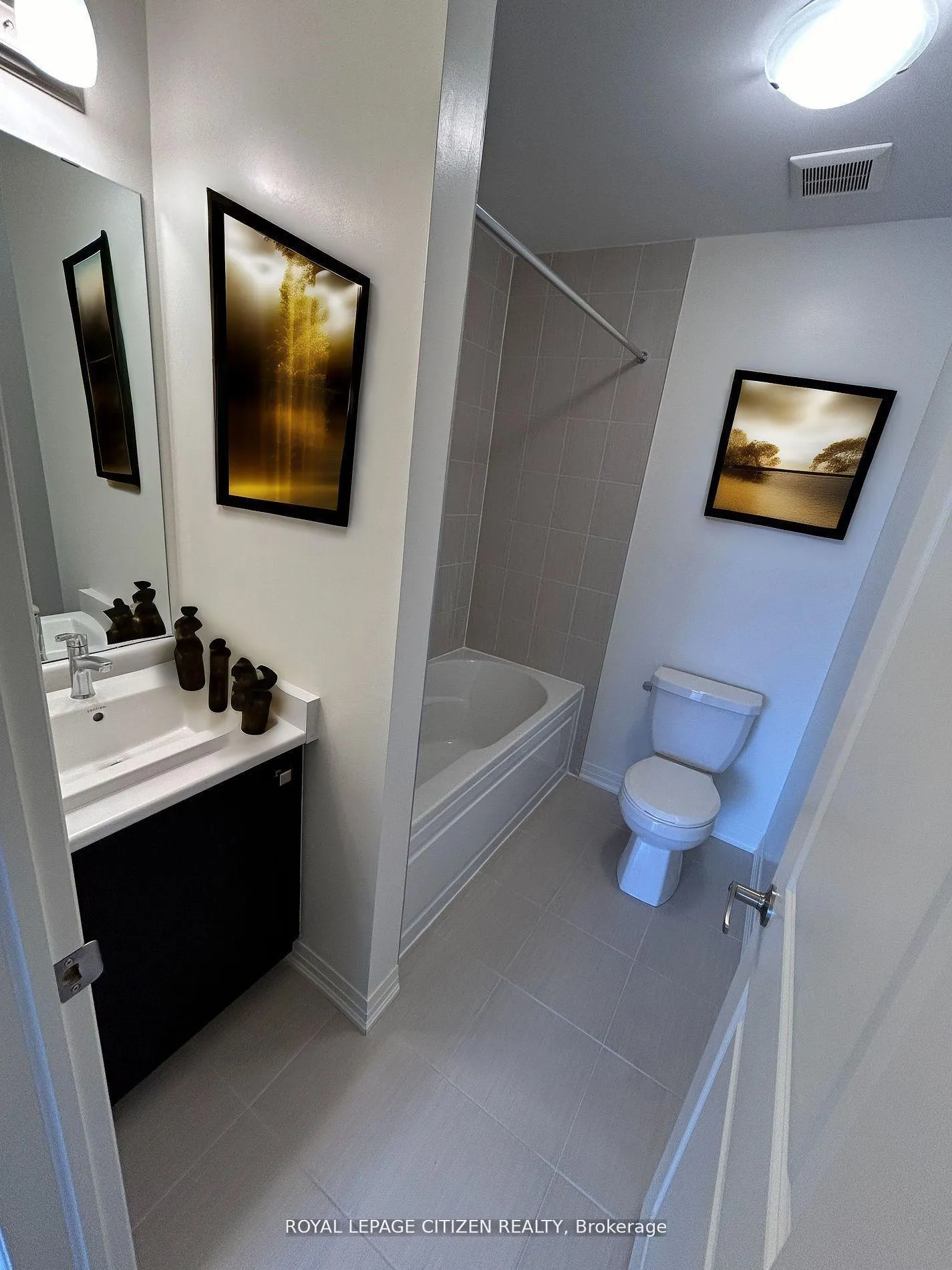 Photo 17 of 28 Esquire Way W, Whitby, Taunton North — HOMEH