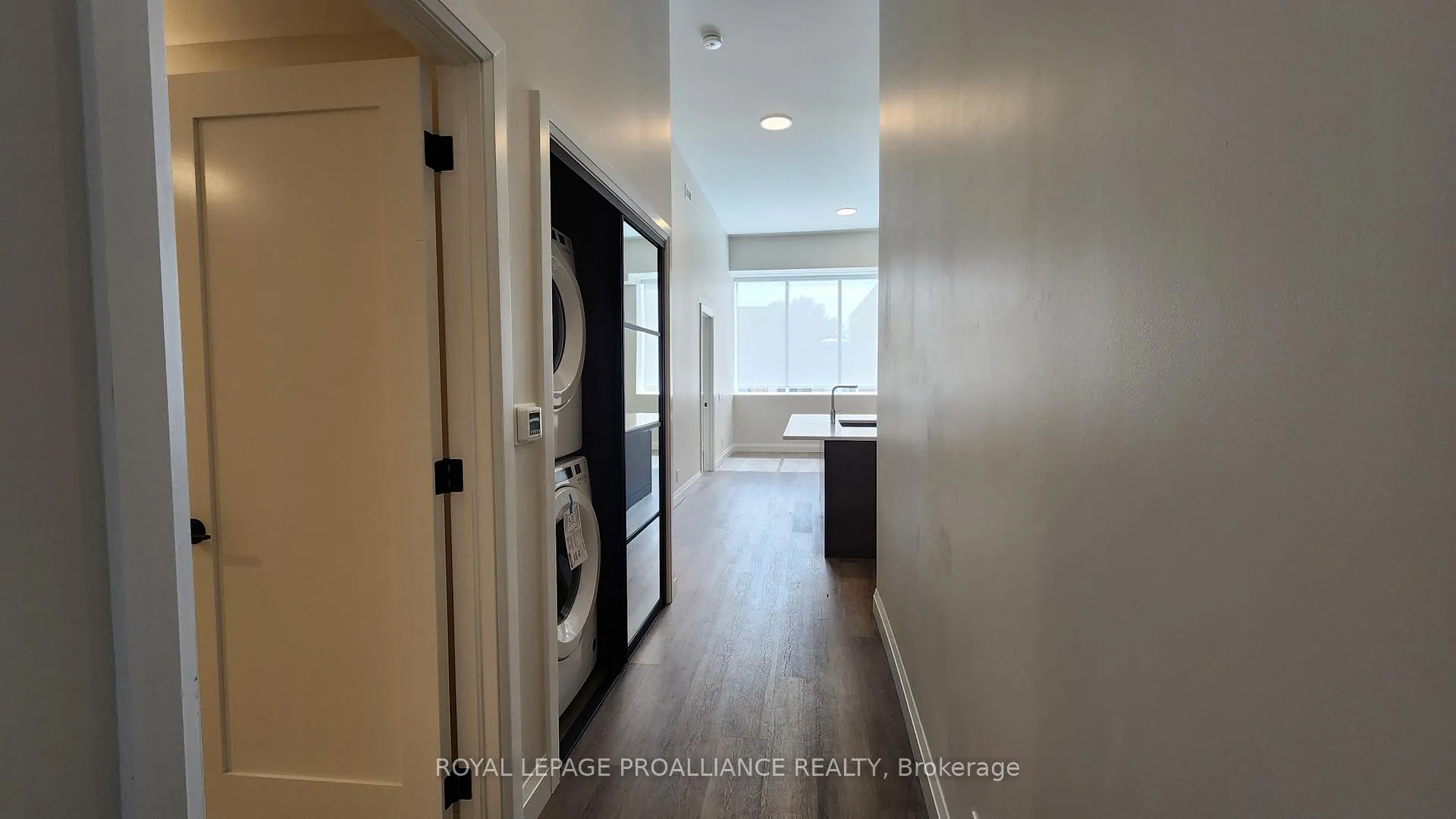 Photo 5 of Unit 2, 261 Front Street, Belleville, Belleville Ward — HOMEH
