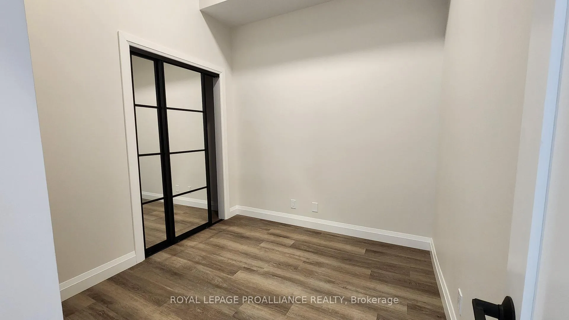 Photo 24 of Unit 2, 261 Front Street, Belleville, Belleville Ward — HOMEH