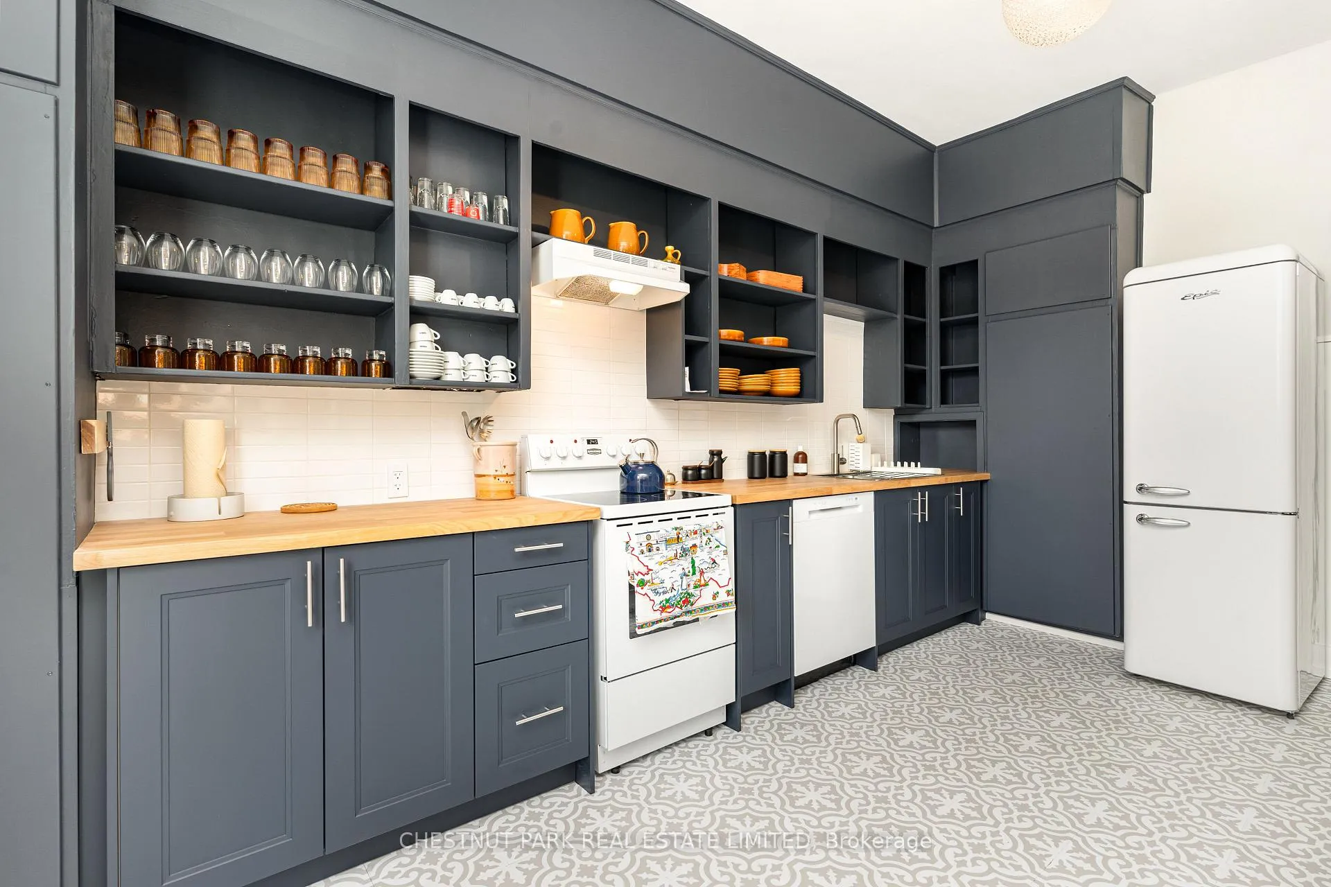 Photo 16 of Unit #B, 787 Queen Street, Toronto, Niagara — HOMEH