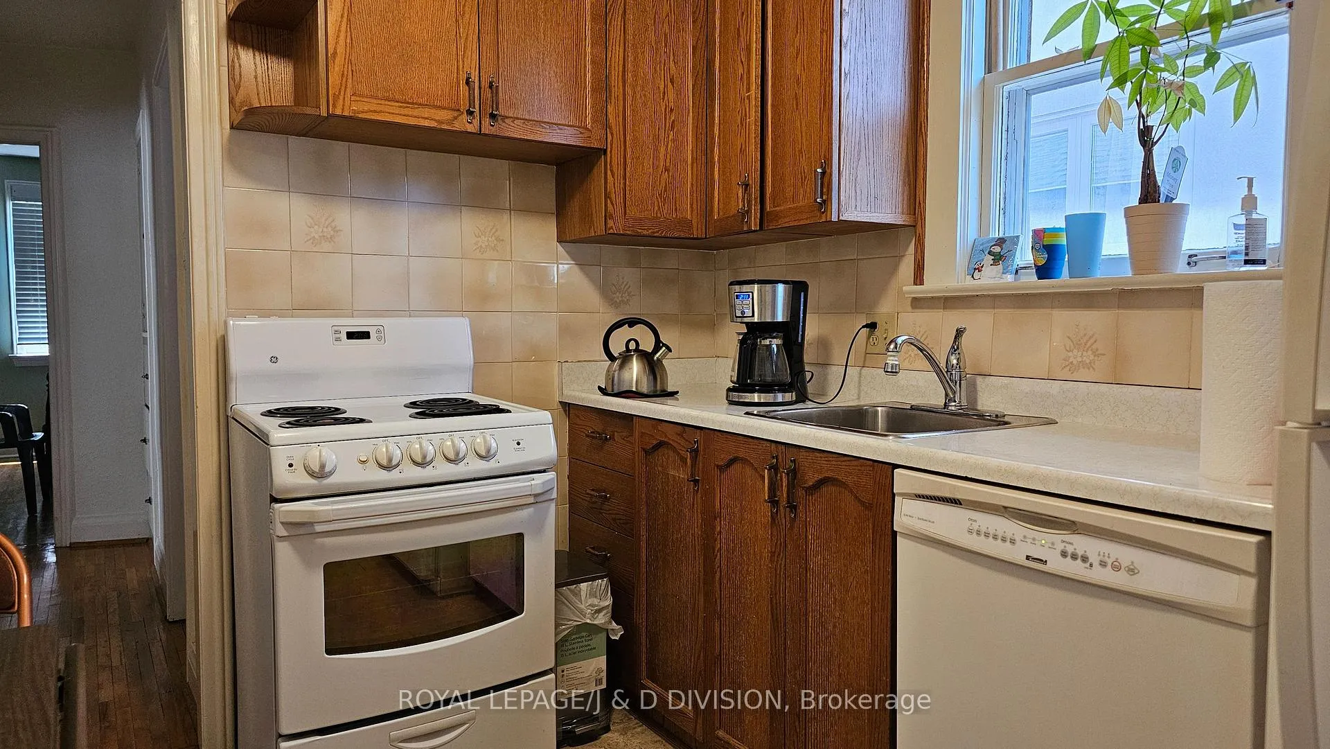 Photo 6 of 607 Broadway Avenue, Toronto, Leaside — HOMEH