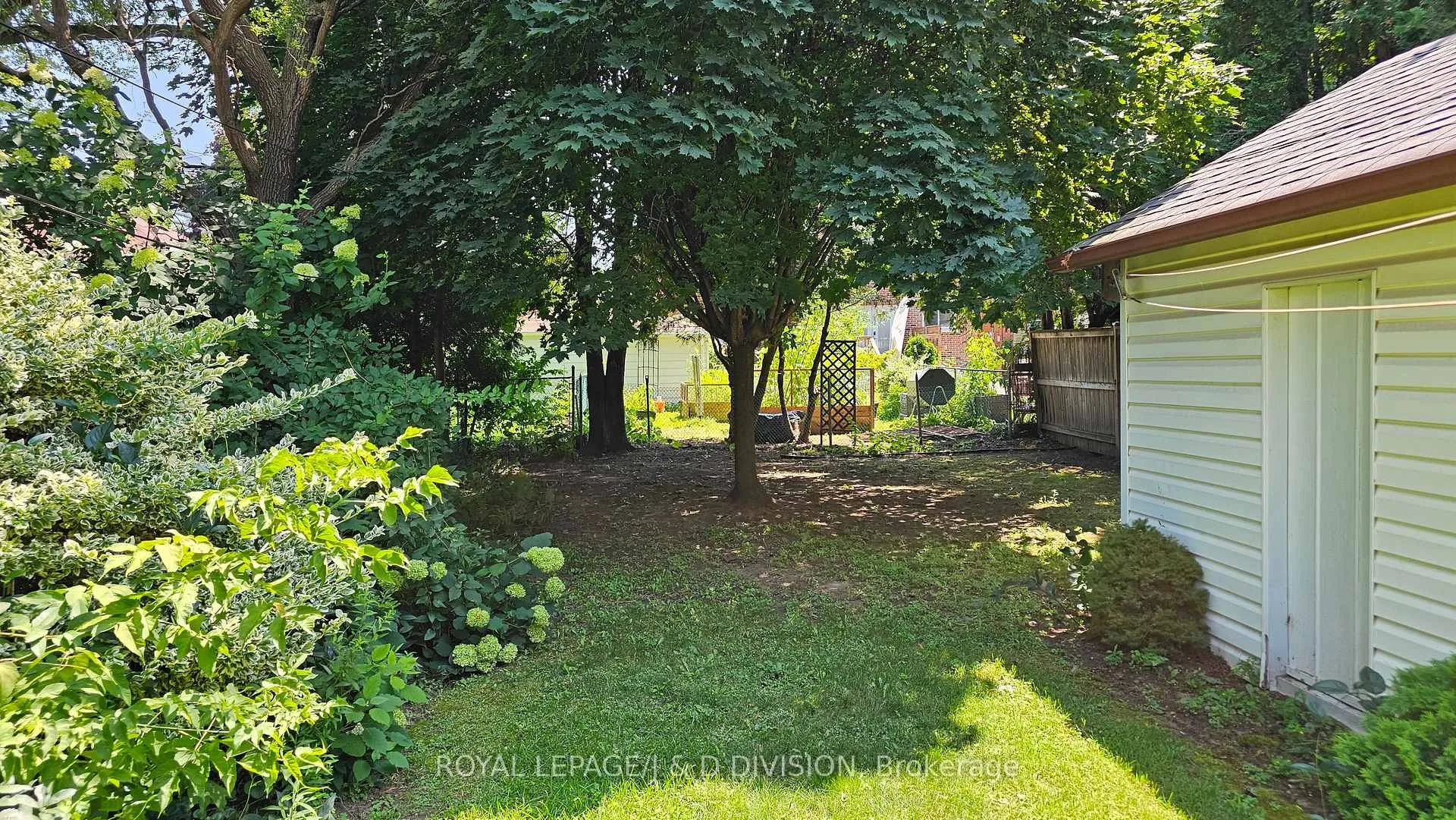 Photo 17 of 607 Broadway Avenue, Toronto, Leaside — HOMEH
