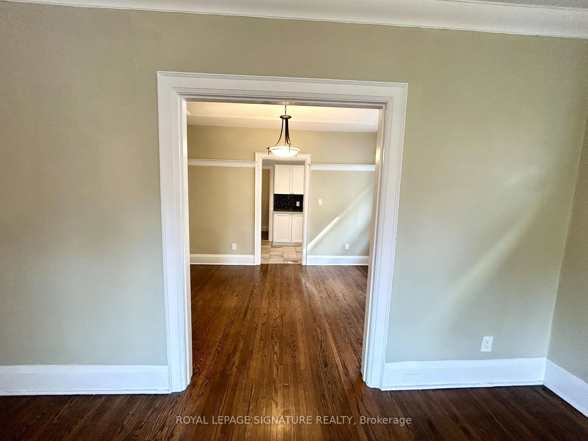 Photo 9 of Unit Main, 39 Scarboro Beach Boulevard, Toronto, The Beaches — HOMEH