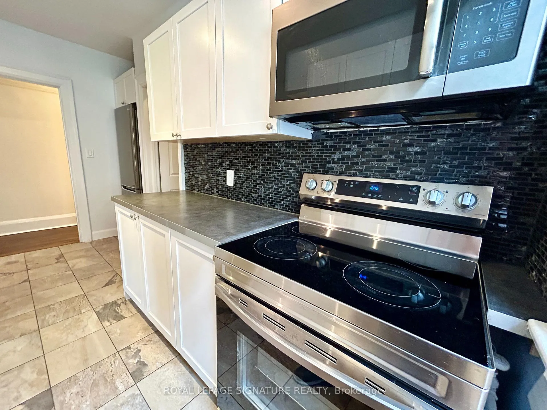 Photo 12 of Unit Main, 39 Scarboro Beach Boulevard, Toronto, The Beaches — HOMEH