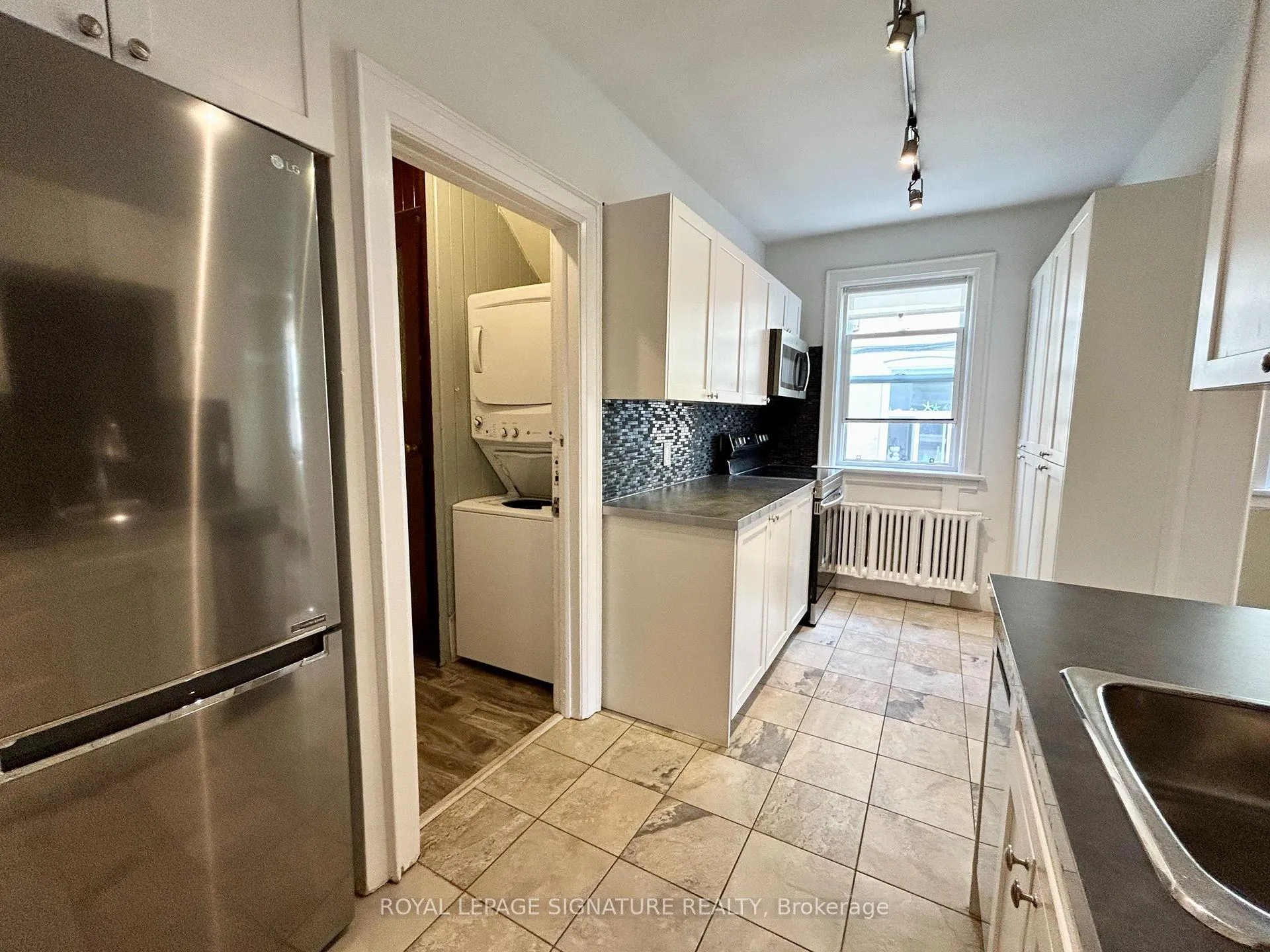 Photo 16 of Unit Main, 39 Scarboro Beach Boulevard, Toronto, The Beaches — HOMEH