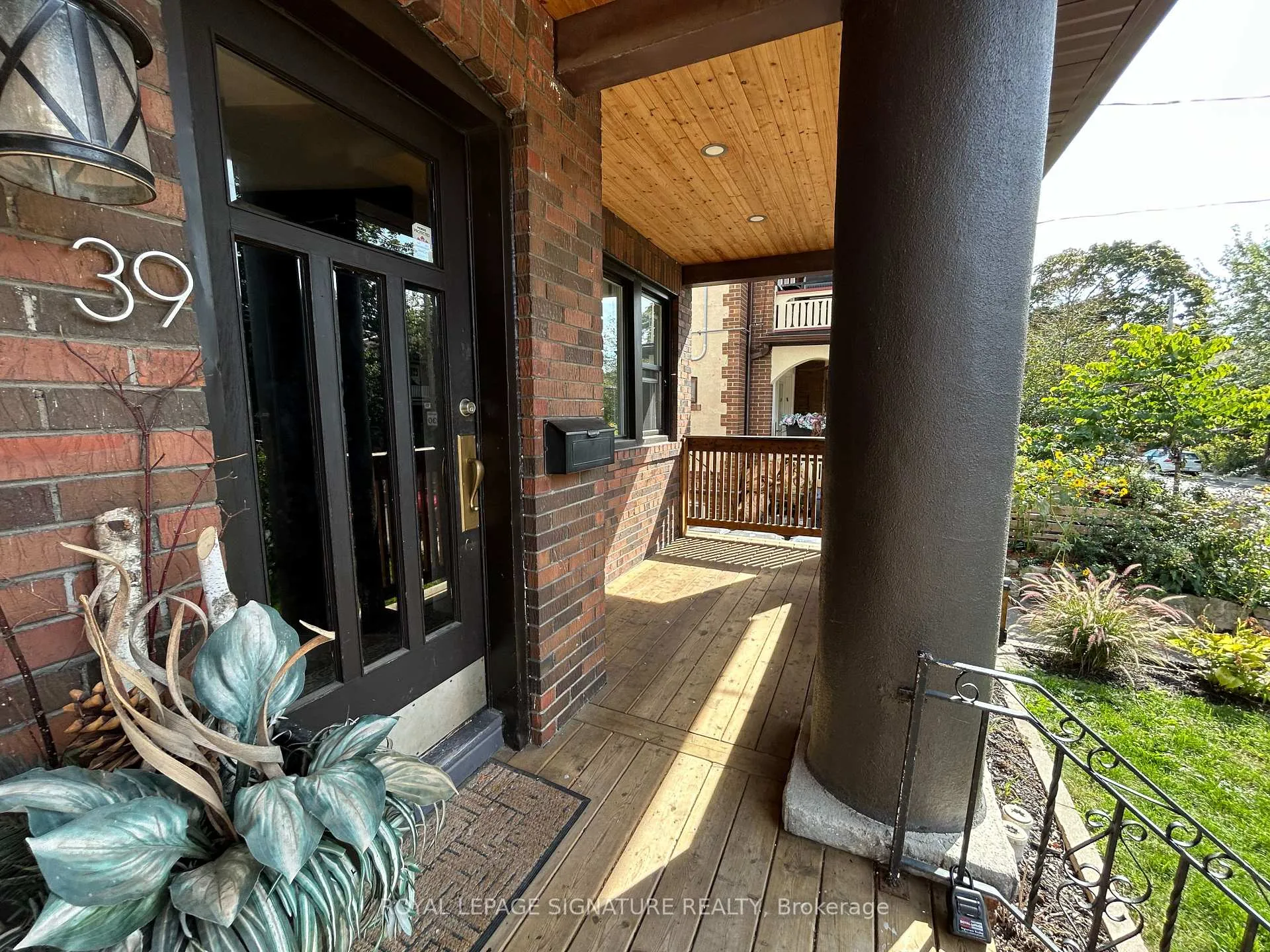 Photo 36 of Unit Main, 39 Scarboro Beach Boulevard, Toronto, The Beaches — HOMEH