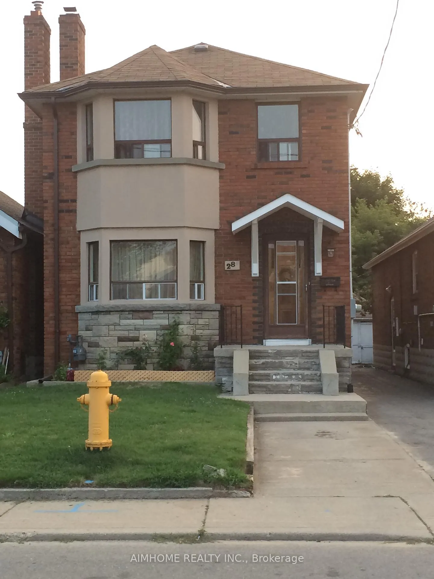 Photo 2 of 28 Elmsdale Road, Toronto, East York — HOMEH