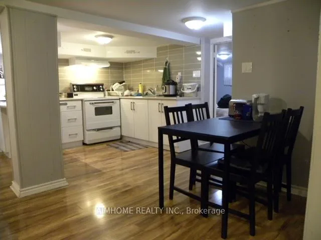 Photo 3 of 28 Elmsdale Road, Toronto, East York — HOMEH