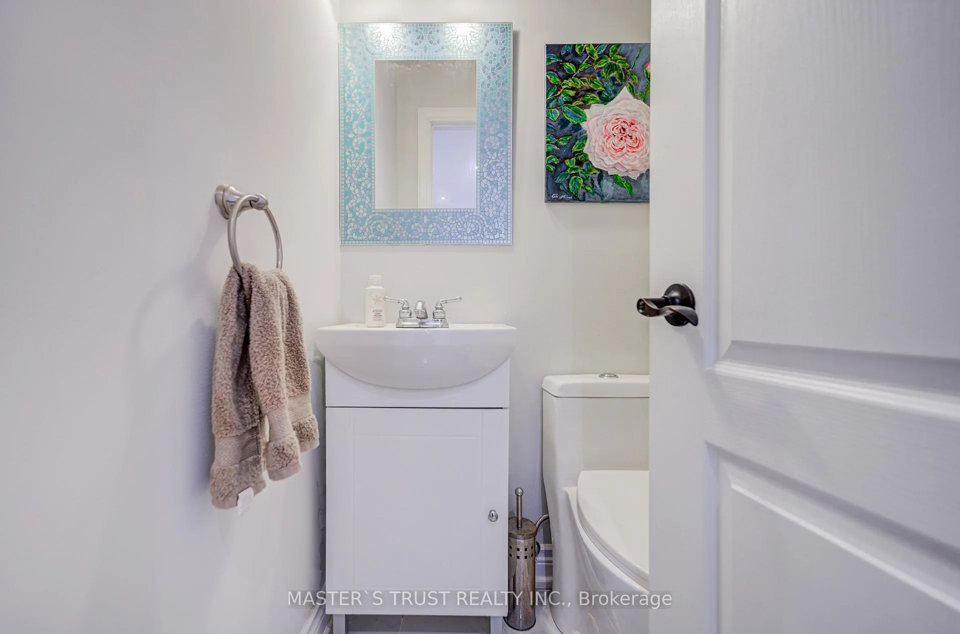 Photo 13 of 72 Rose Way, Markham, Markham Village — HOMEH