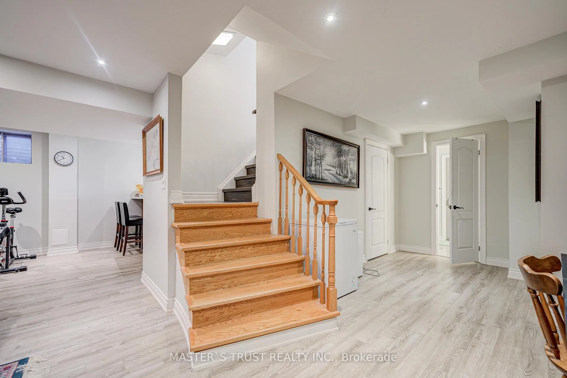Photo 26 of 72 Rose Way, Markham, Markham Village — HOMEH