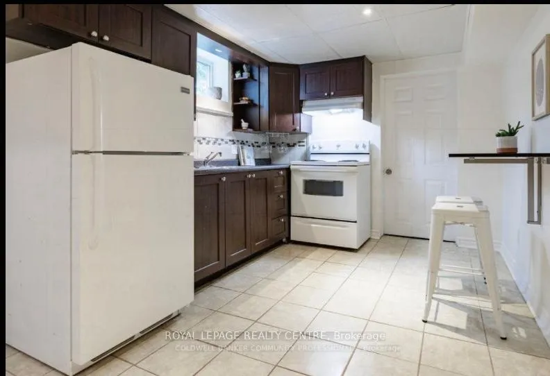 Photo 4 of 256 Charlton Avenue E, Hamilton, Corktown — HOMEH