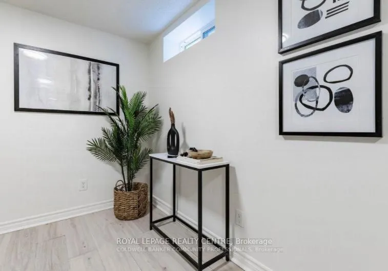 Photo 9 of 256 Charlton Avenue E, Hamilton, Corktown — HOMEH