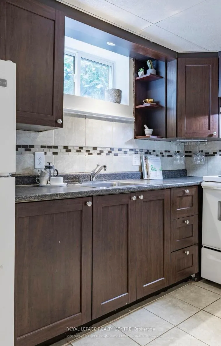 Photo 10 of 256 Charlton Avenue E, Hamilton, Corktown — HOMEH