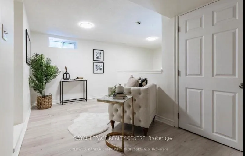 Photo 11 of 256 Charlton Avenue E, Hamilton, Corktown — HOMEH