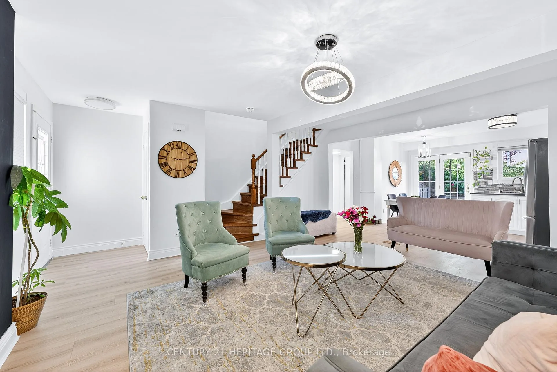 Photo 3 of 112 Sandfield Drive, Aurora, Aurora Highlands — HOMEH
