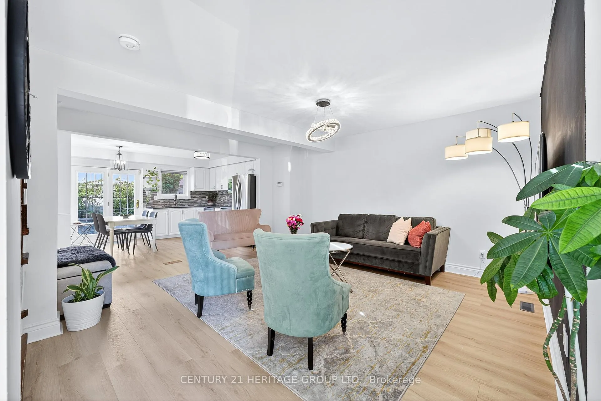 Photo 5 of 112 Sandfield Drive, Aurora, Aurora Highlands — HOMEH