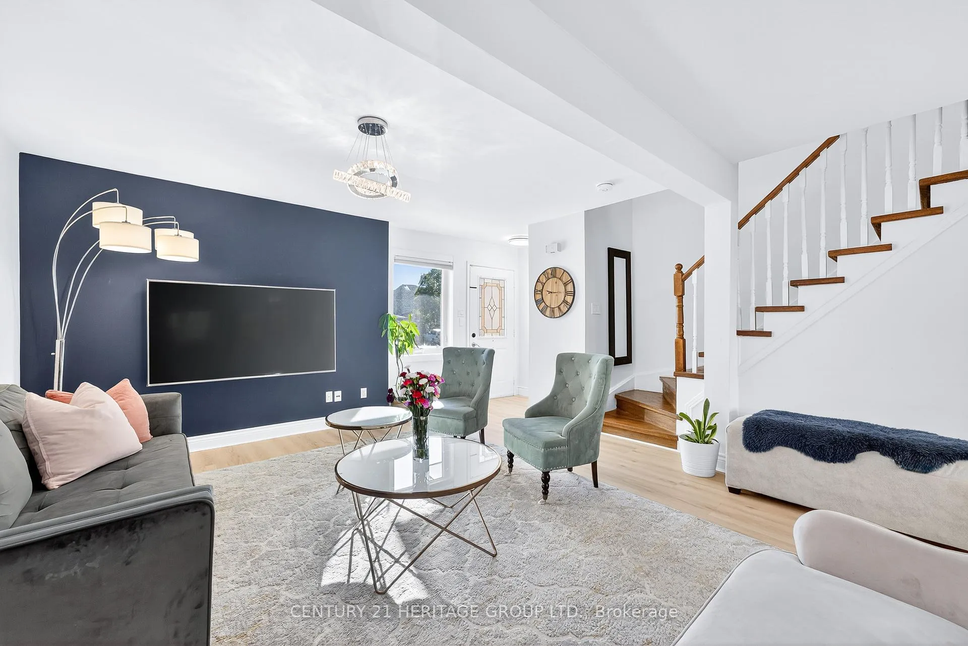 Photo 6 of 112 Sandfield Drive, Aurora, Aurora Highlands — HOMEH