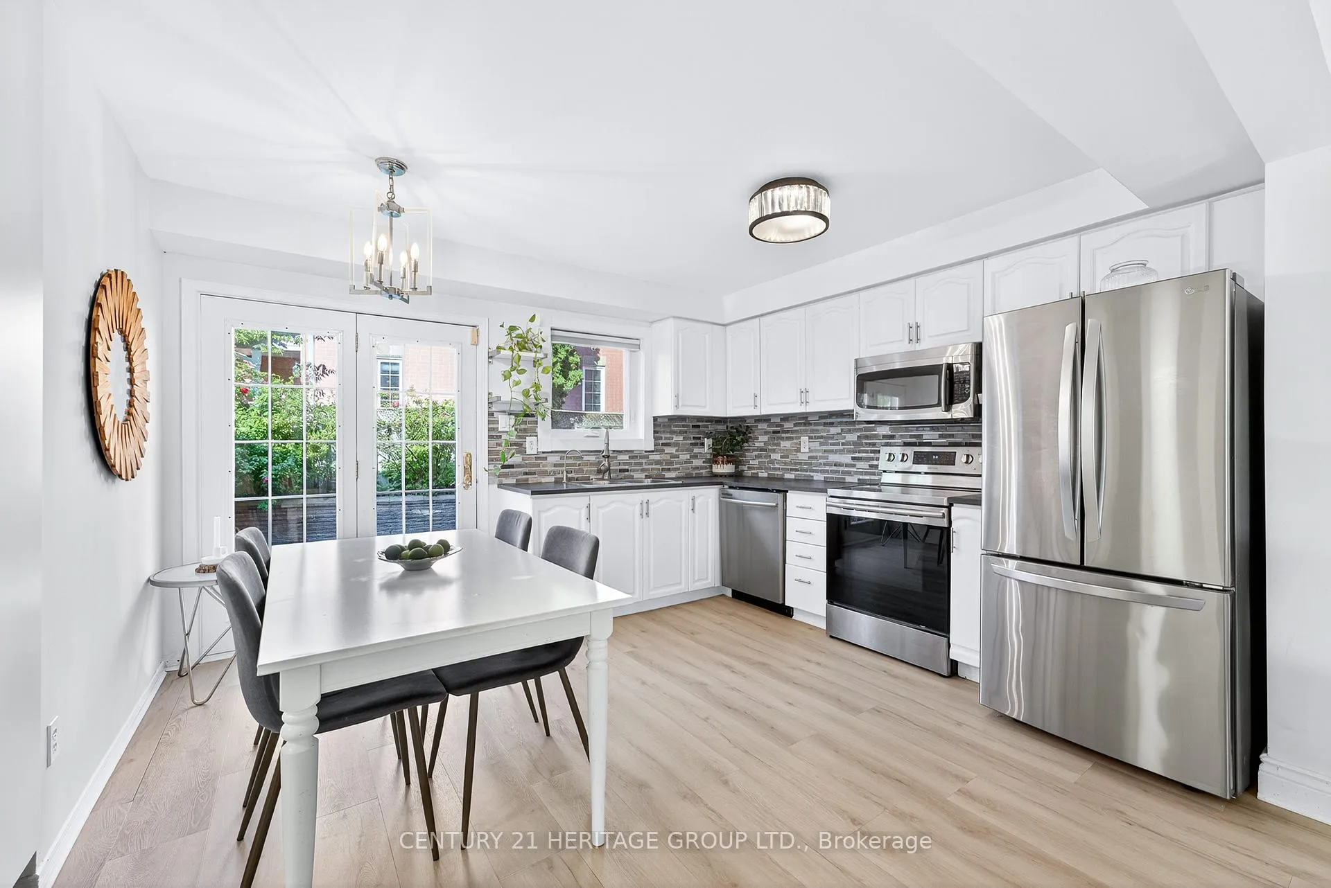 Photo 8 of 112 Sandfield Drive, Aurora, Aurora Highlands — HOMEH