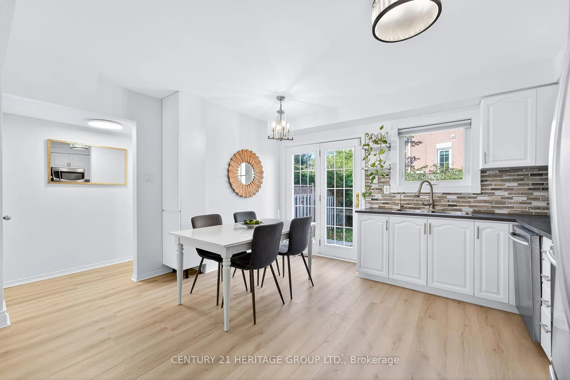 Photo 9 of 112 Sandfield Drive, Aurora, Aurora Highlands — HOMEH