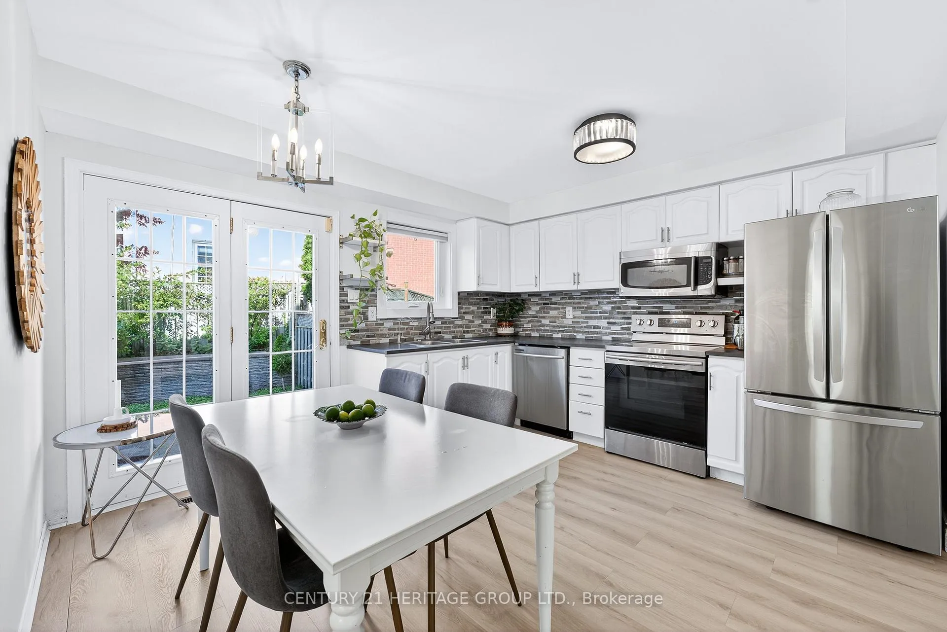 Photo 13 of 112 Sandfield Drive, Aurora, Aurora Highlands — HOMEH