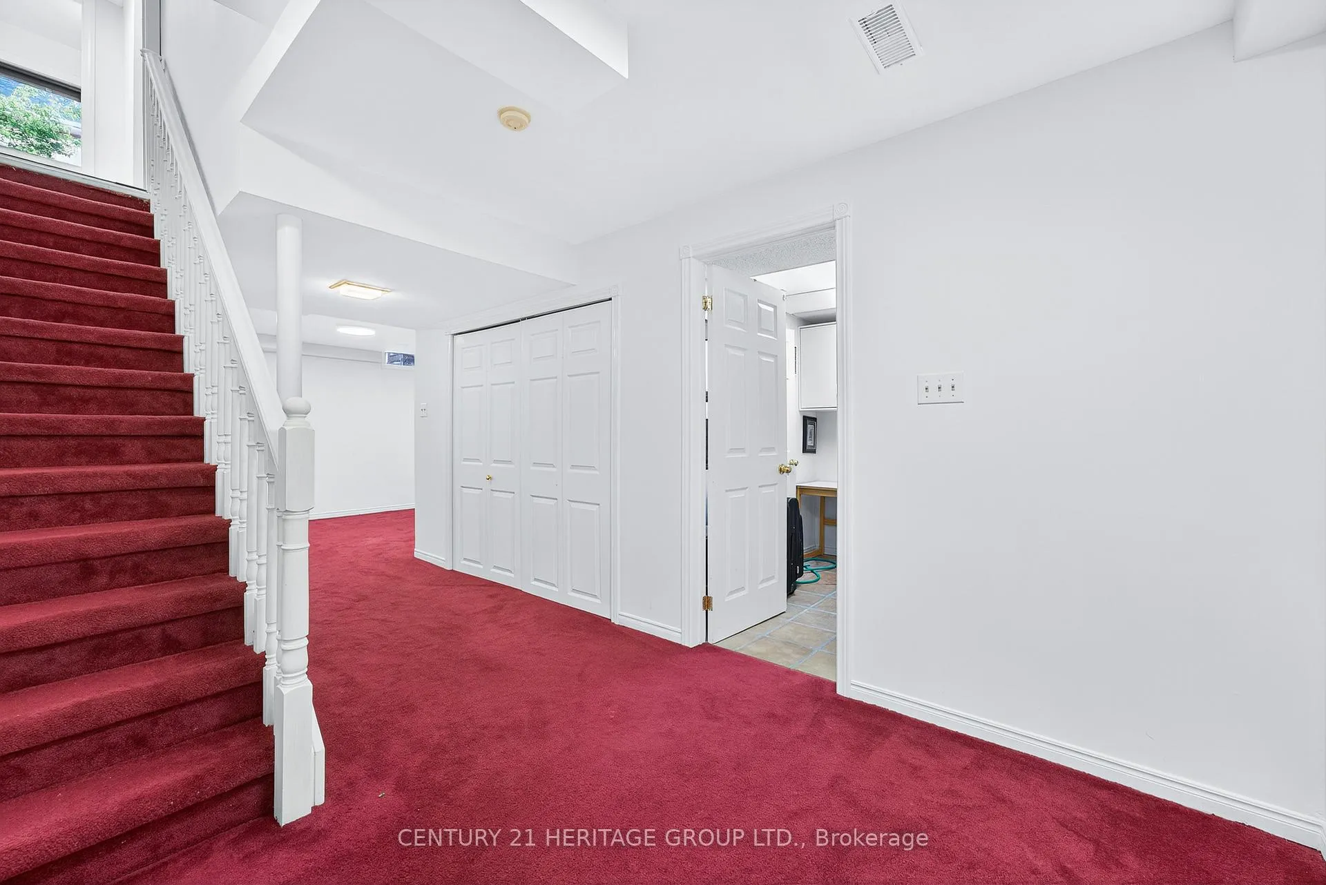 Photo 22 of 112 Sandfield Drive, Aurora, Aurora Highlands — HOMEH