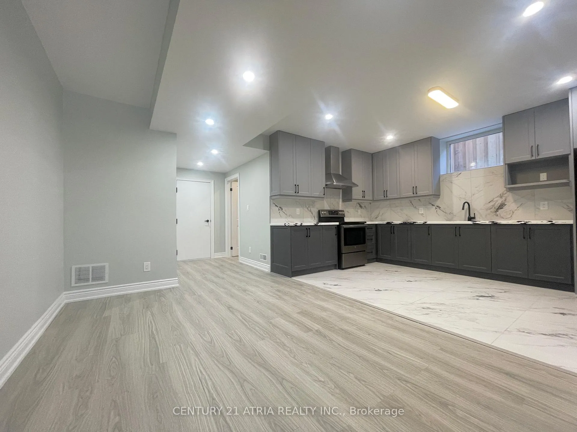 Photo 2 of Unit Bsmt, 30 Milliken Drive, Aurora, Rural Aurora — HOMEH