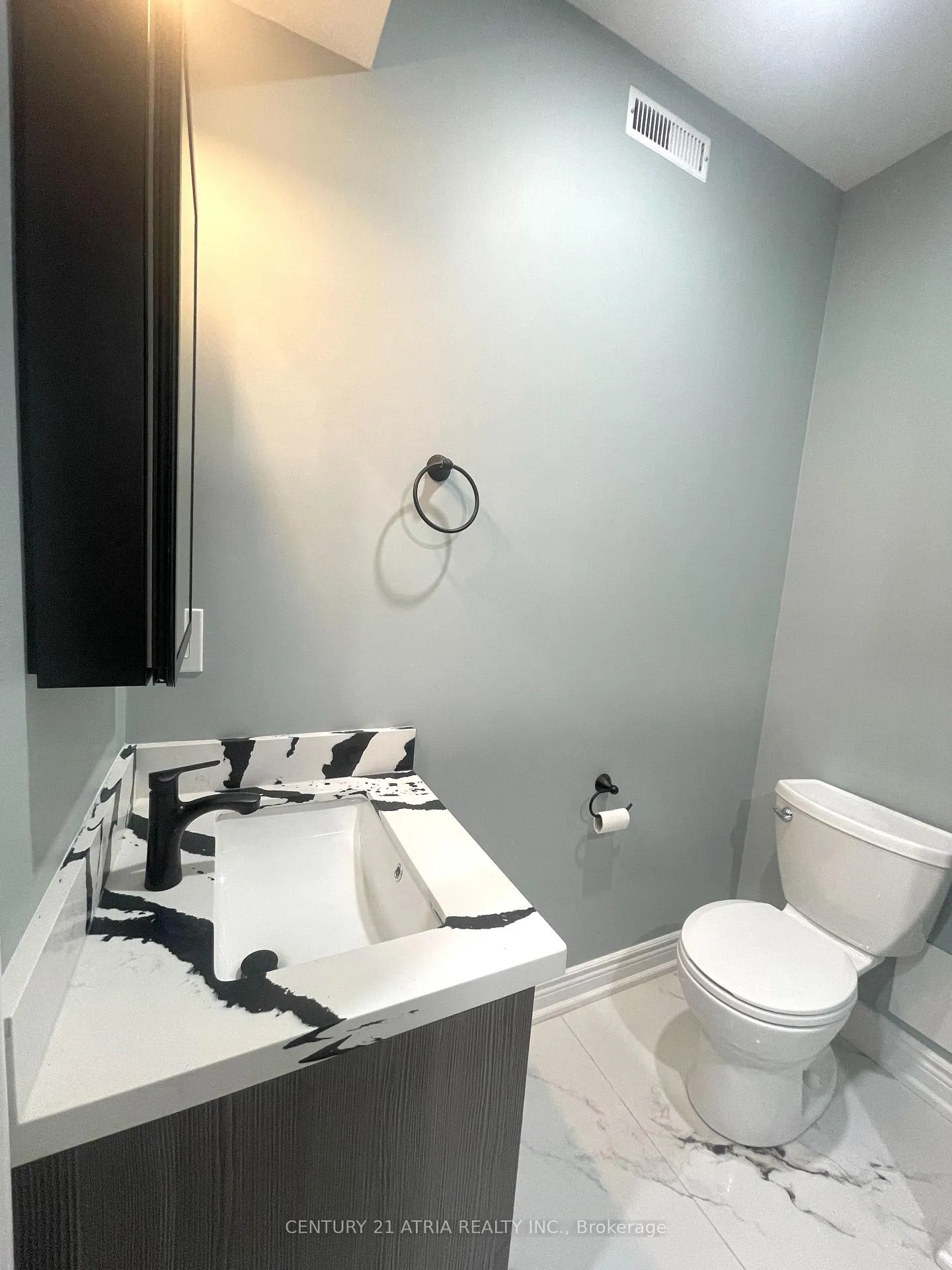 Photo 5 of Unit Bsmt, 30 Milliken Drive, Aurora, Rural Aurora — HOMEH