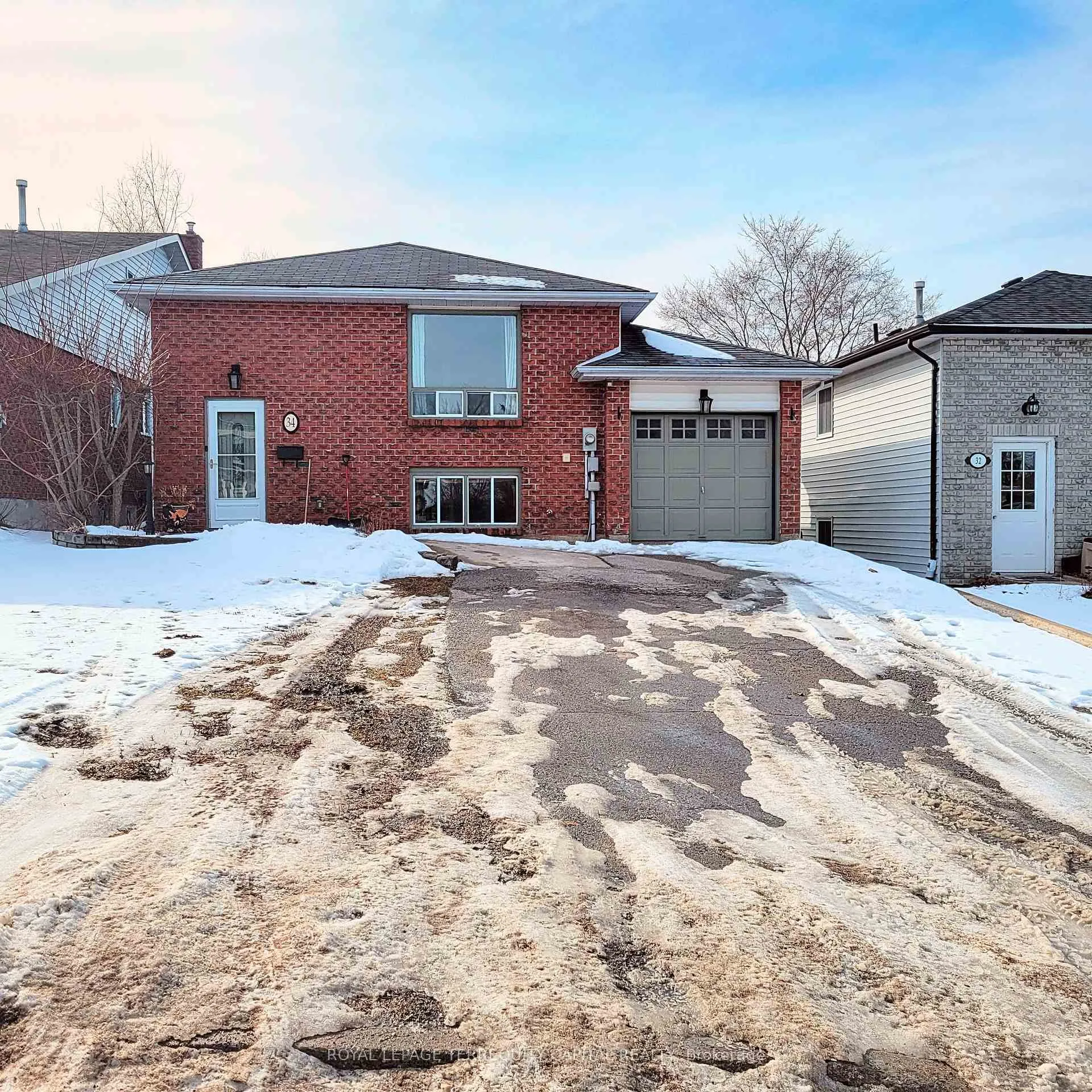 Front of Unit Upper, 34 McConkey Place