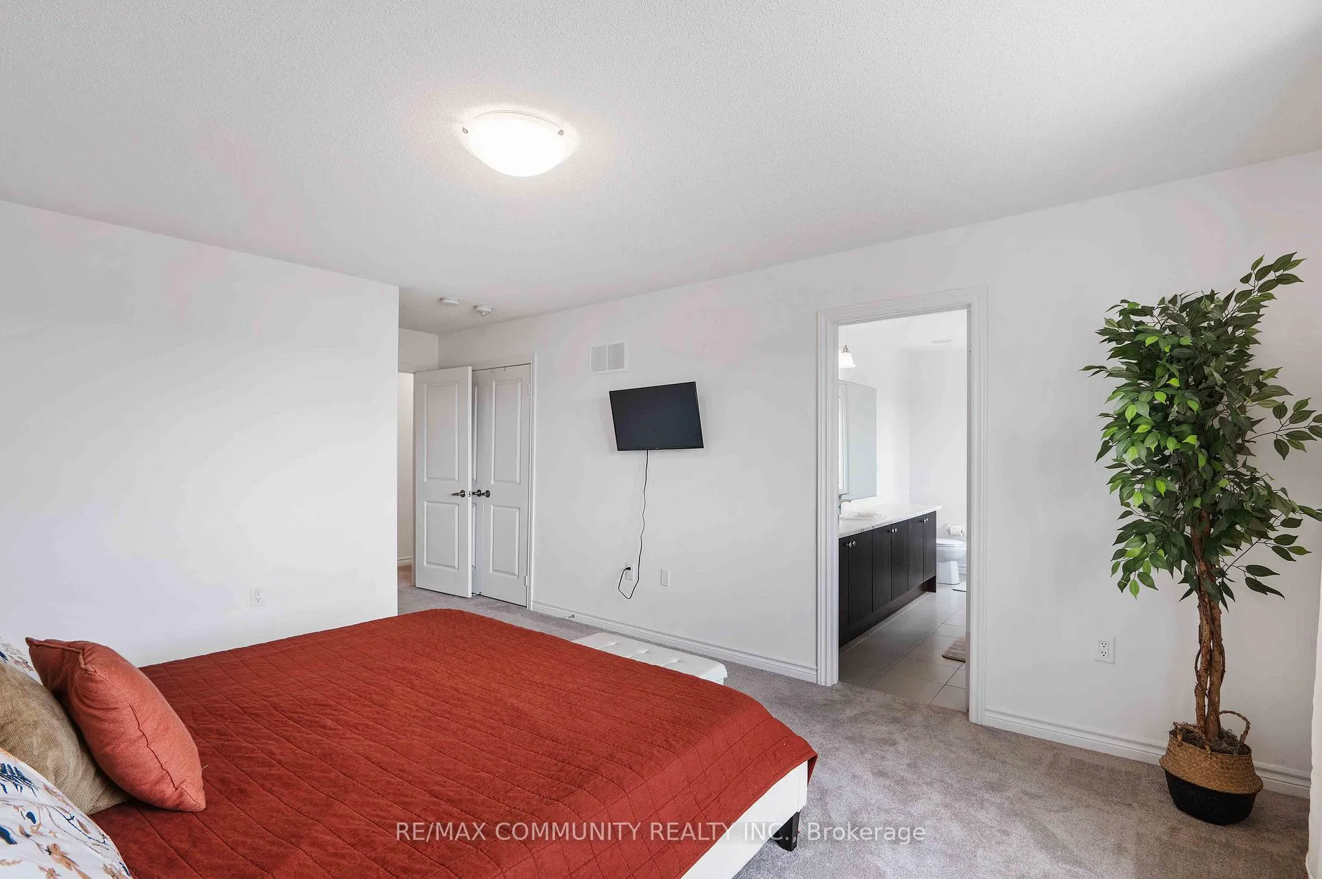 Photo 8 of 304 Russell Street, Southgate — HOMEH