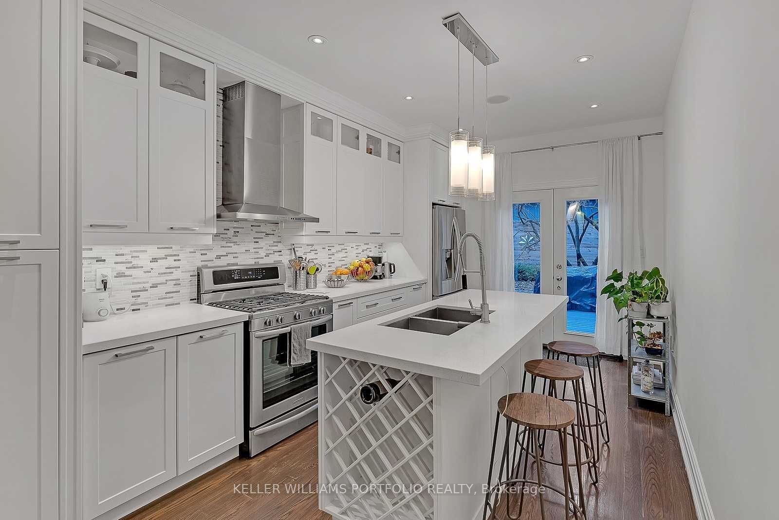 Photo 11 of 40 Grant Street, Toronto, South Riverdale — HOMEH