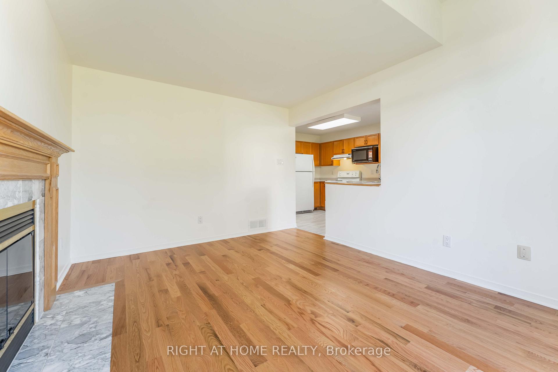 Photo 13 of 11 Wiltshire Circle, Ottawa, Barrhaven - Longfields — HOMEH