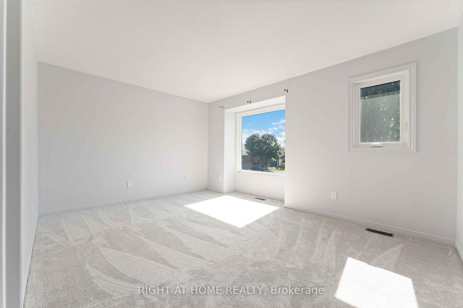 Photo 15 of 11 Wiltshire Circle, Ottawa, Barrhaven - Longfields — HOMEH