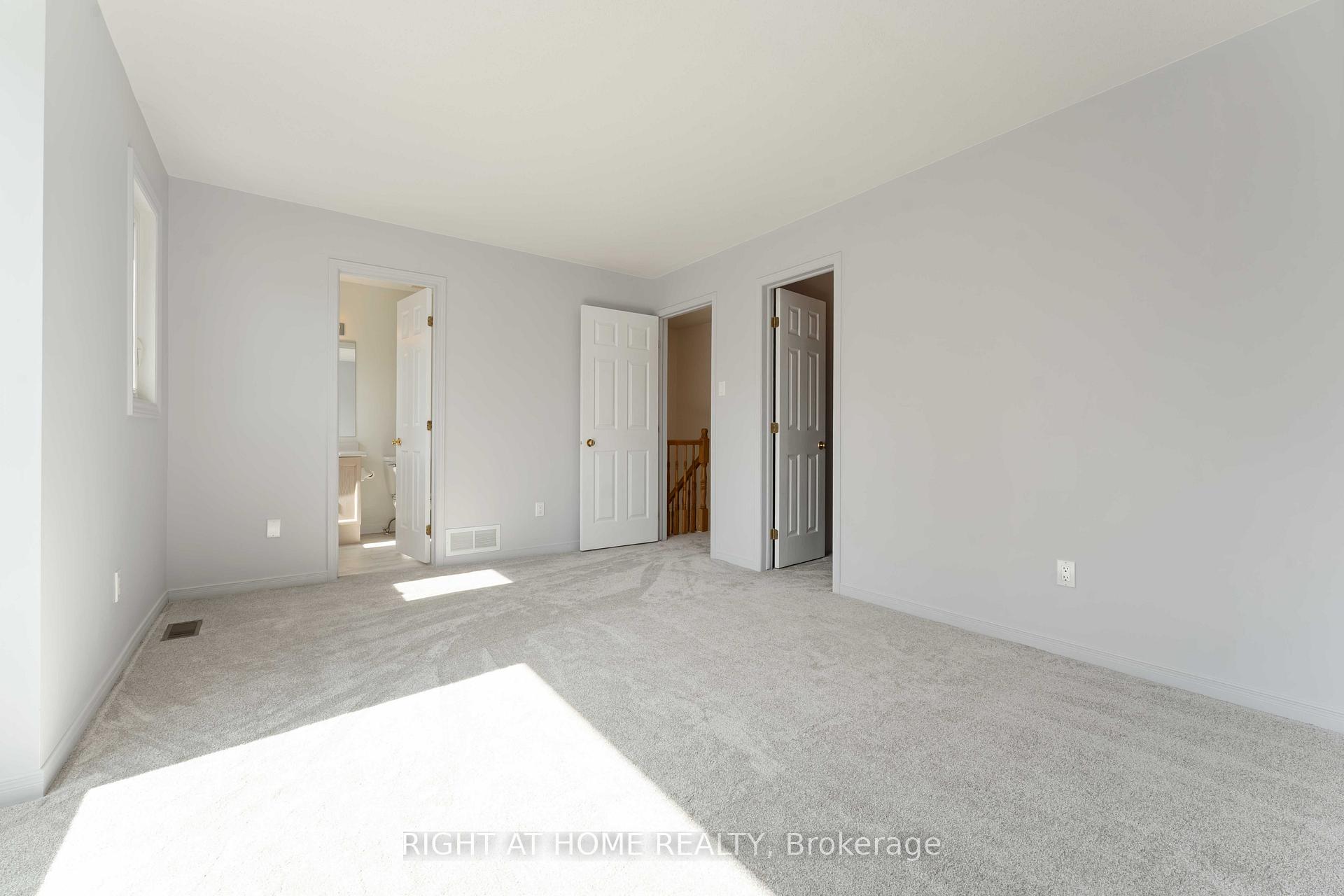 Photo 16 of 11 Wiltshire Circle, Ottawa, Barrhaven - Longfields — HOMEH