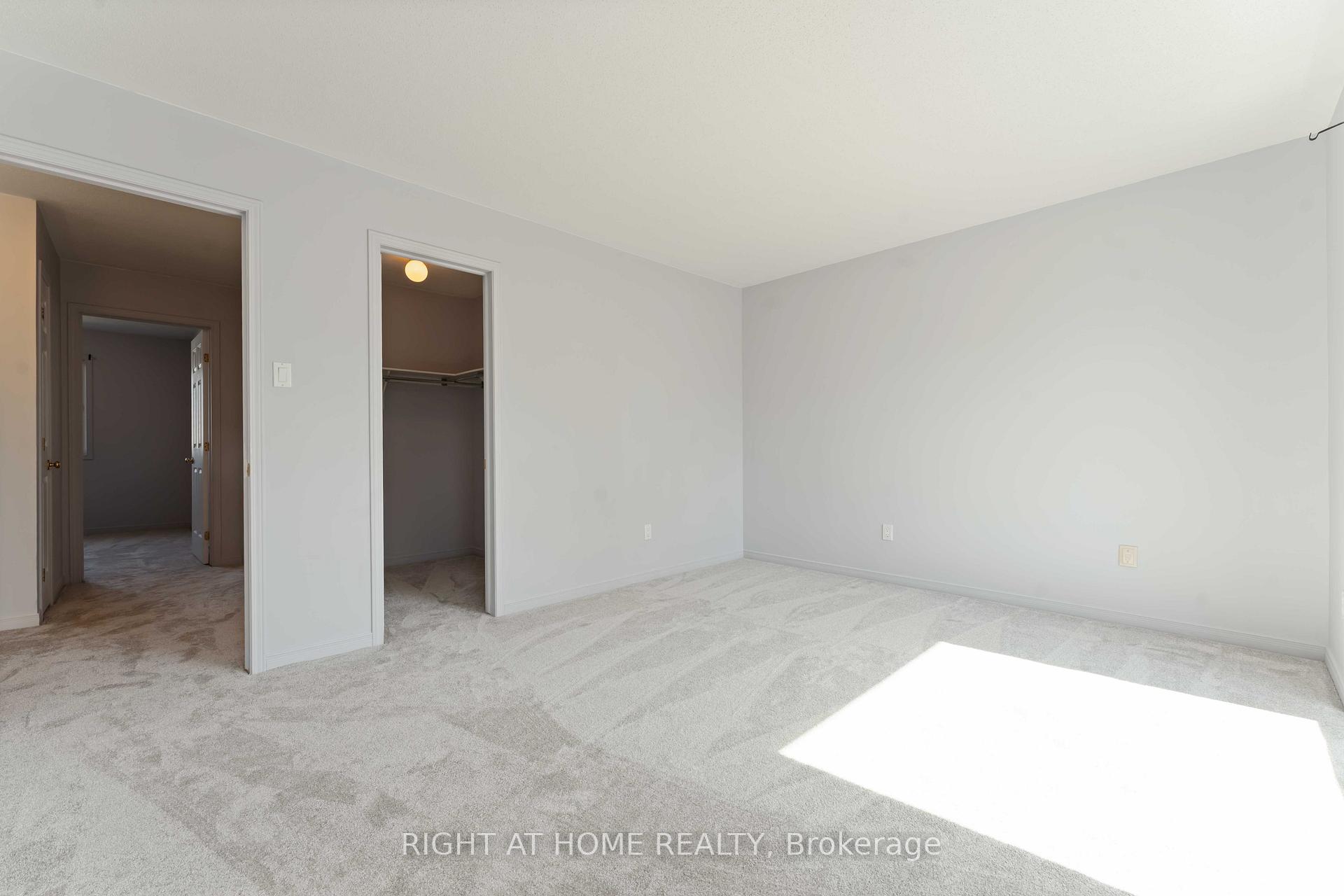 Photo 17 of 11 Wiltshire Circle, Ottawa, Barrhaven - Longfields — HOMEH
