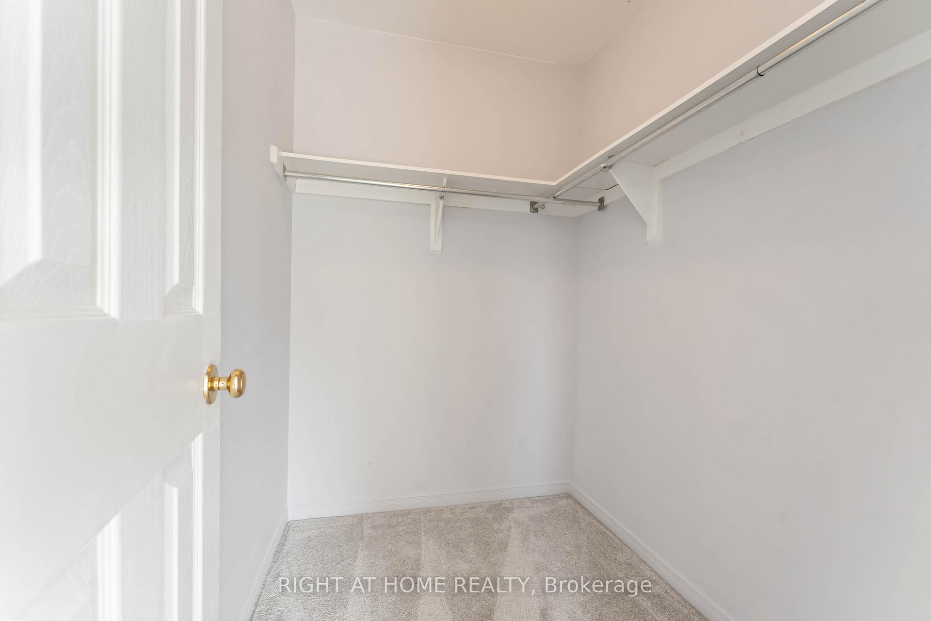 Photo 18 of 11 Wiltshire Circle, Ottawa, Barrhaven - Longfields — HOMEH