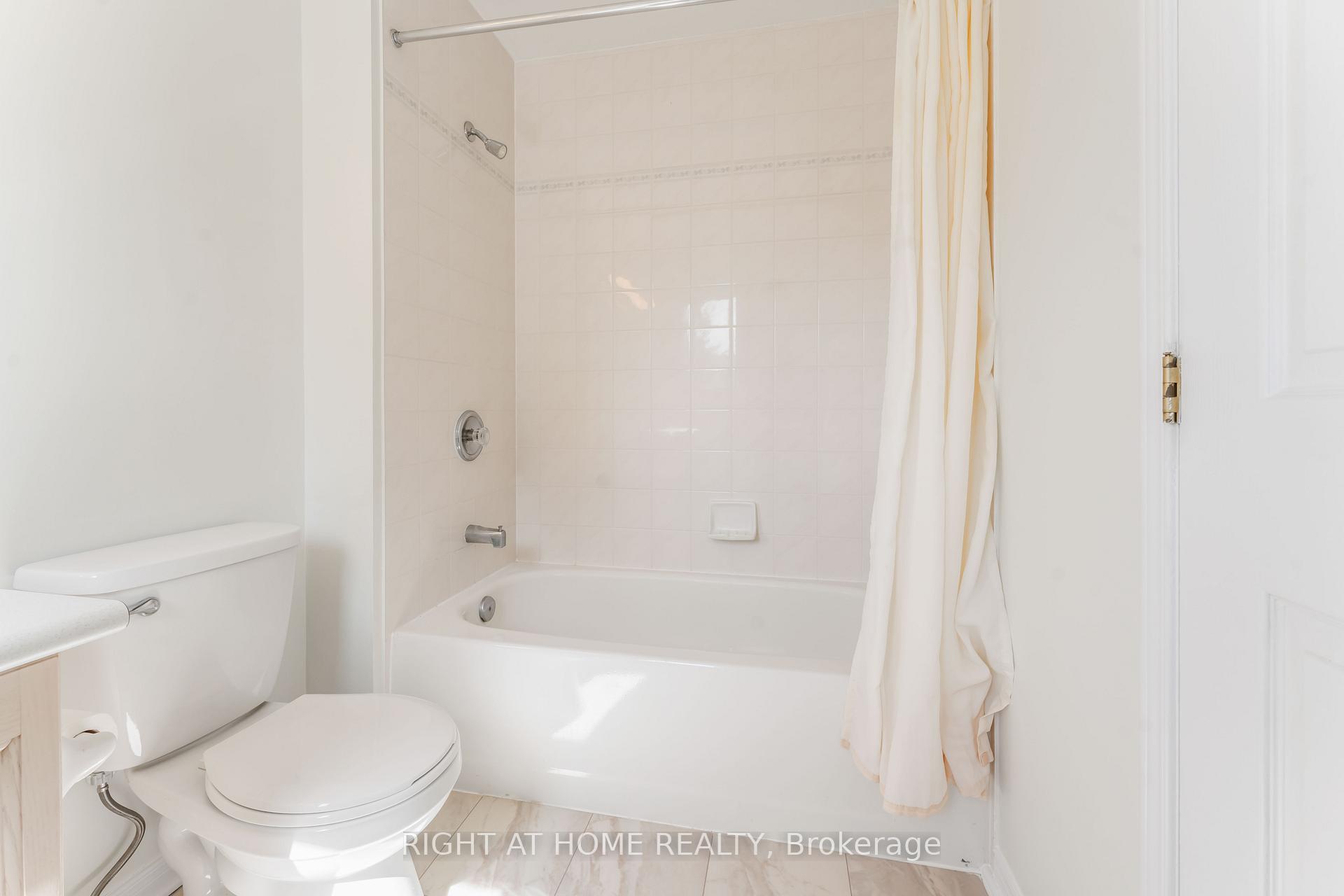 Photo 19 of 11 Wiltshire Circle, Ottawa, Barrhaven - Longfields — HOMEH