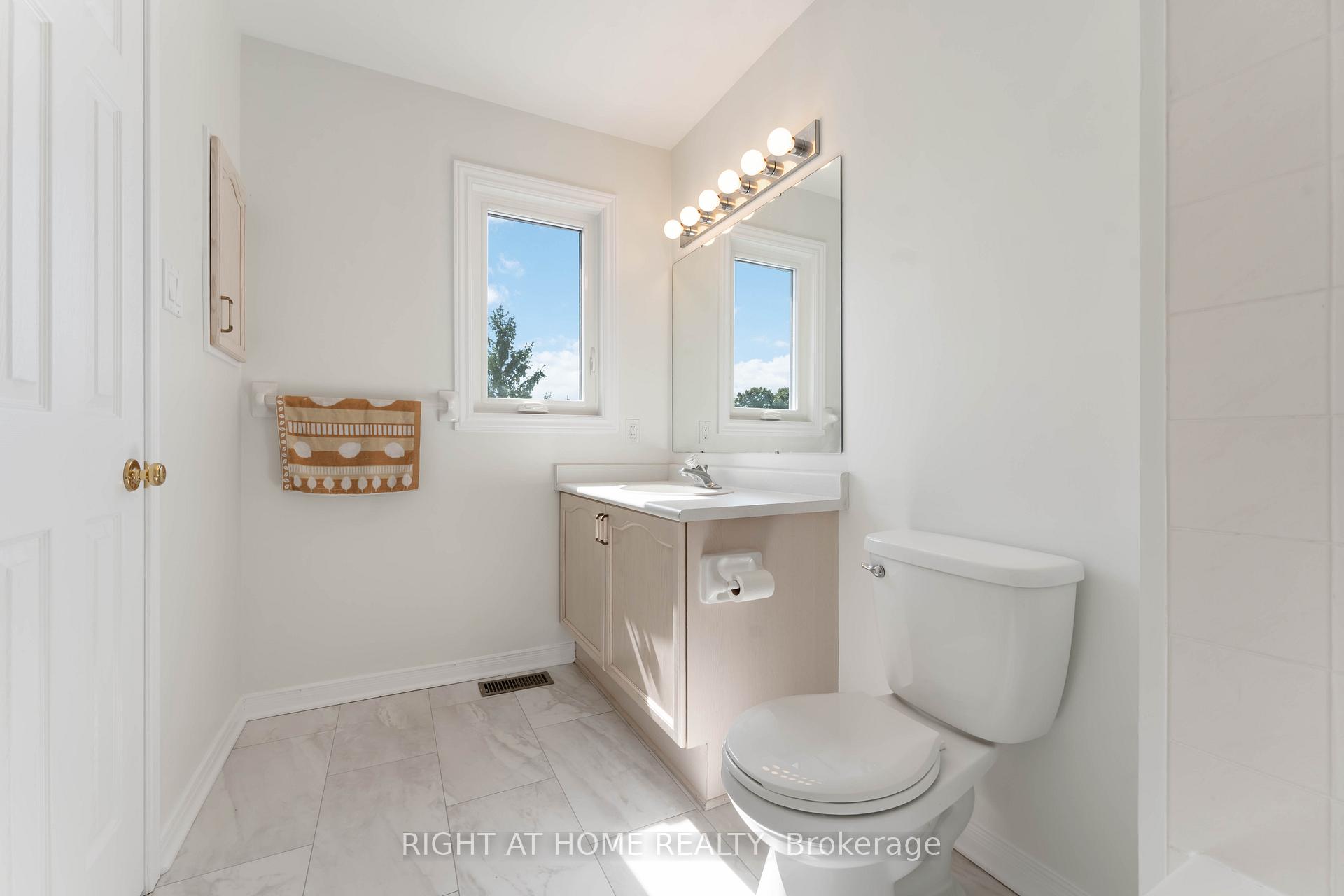 Photo 20 of 11 Wiltshire Circle, Ottawa, Barrhaven - Longfields — HOMEH