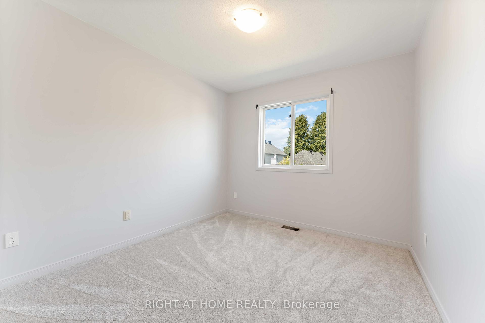 Photo 21 of 11 Wiltshire Circle, Ottawa, Barrhaven - Longfields — HOMEH