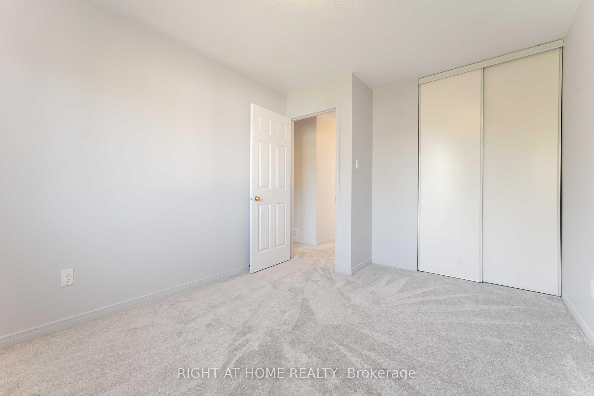 Photo 22 of 11 Wiltshire Circle, Ottawa, Barrhaven - Longfields — HOMEH