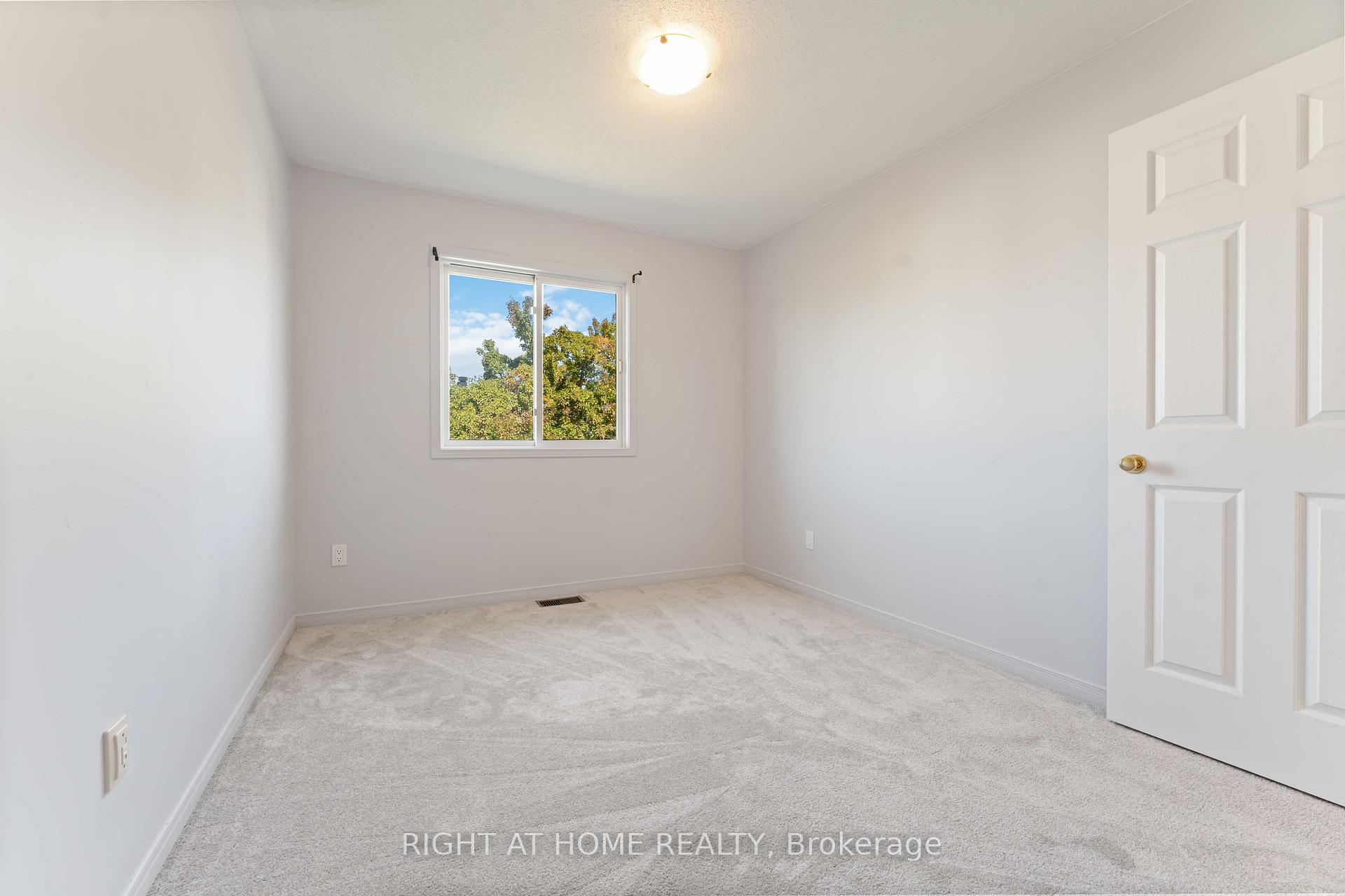 Photo 23 of 11 Wiltshire Circle, Ottawa, Barrhaven - Longfields — HOMEH