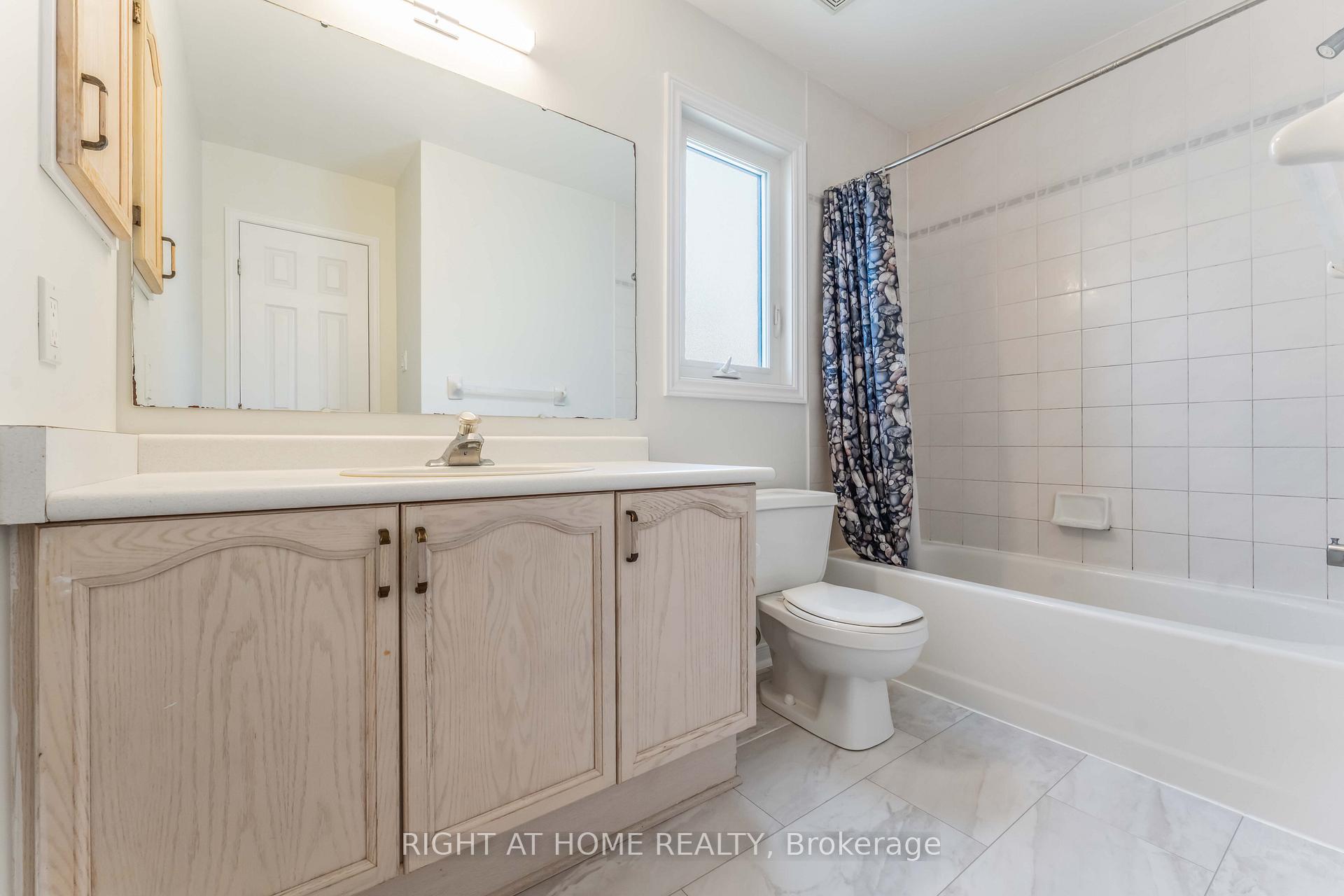 Photo 24 of 11 Wiltshire Circle, Ottawa, Barrhaven - Longfields — HOMEH