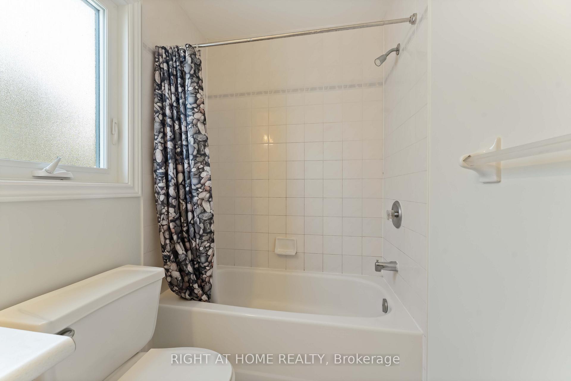 Photo 25 of 11 Wiltshire Circle, Ottawa, Barrhaven - Longfields — HOMEH