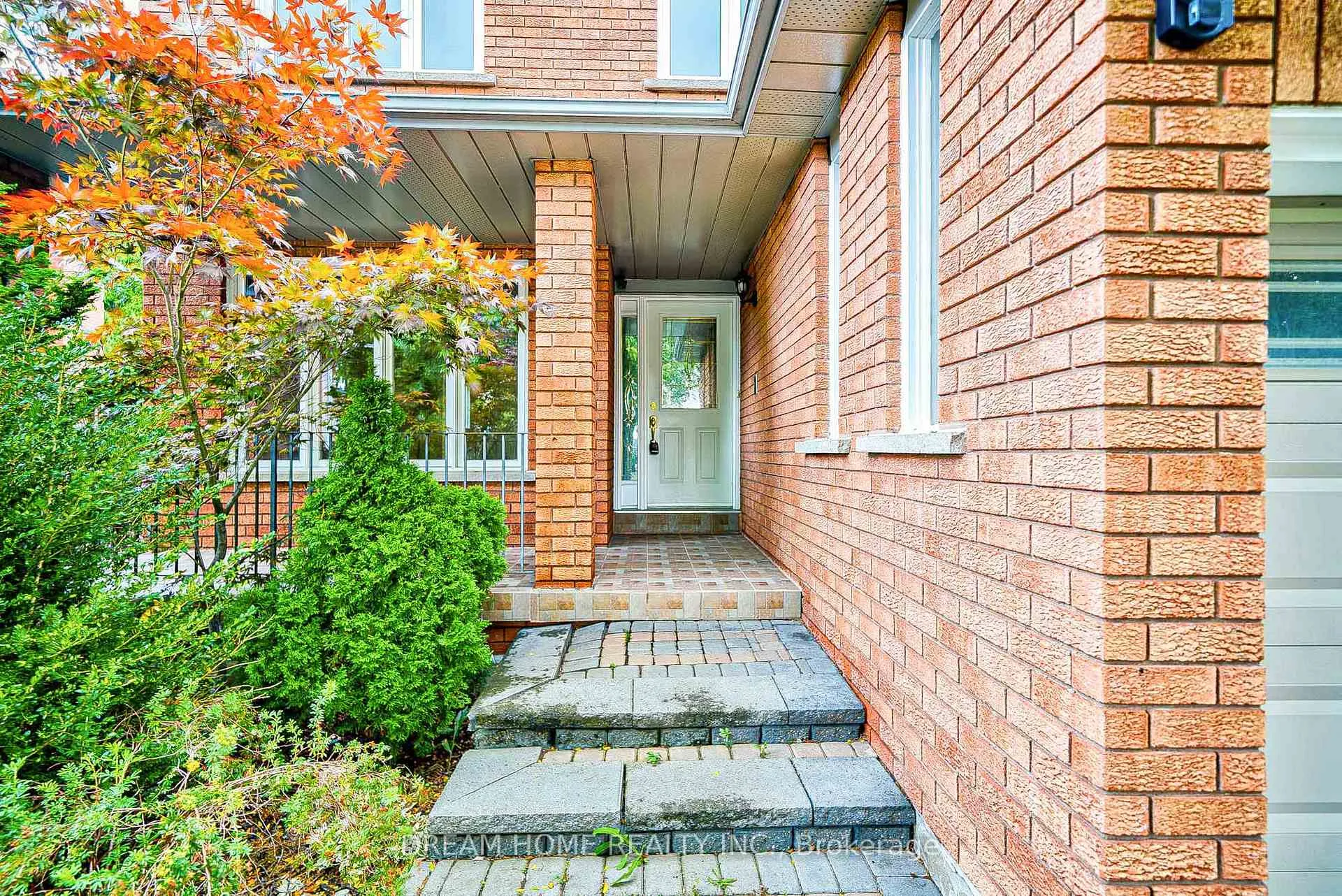 Photo 2 of 24 Muster Court, Markham, Buttonville — HOMEH