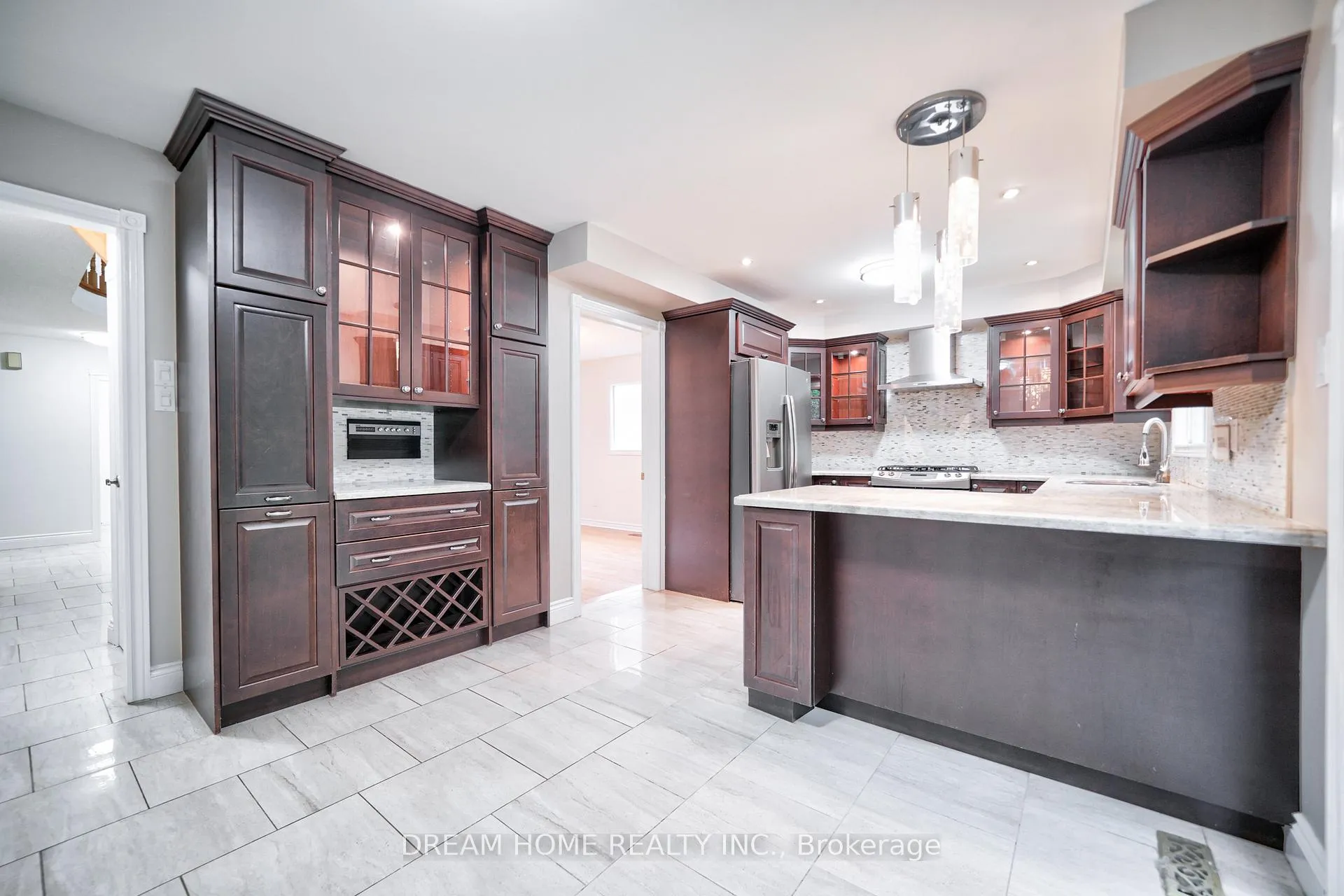 Photo 5 of 24 Muster Court, Markham, Buttonville — HOMEH