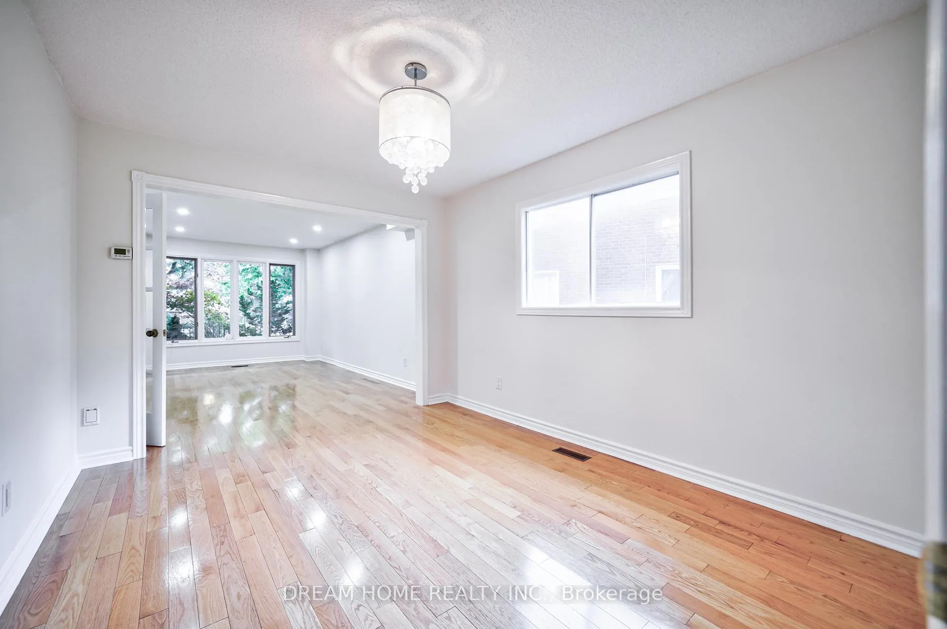 Photo 9 of 24 Muster Court, Markham, Buttonville — HOMEH