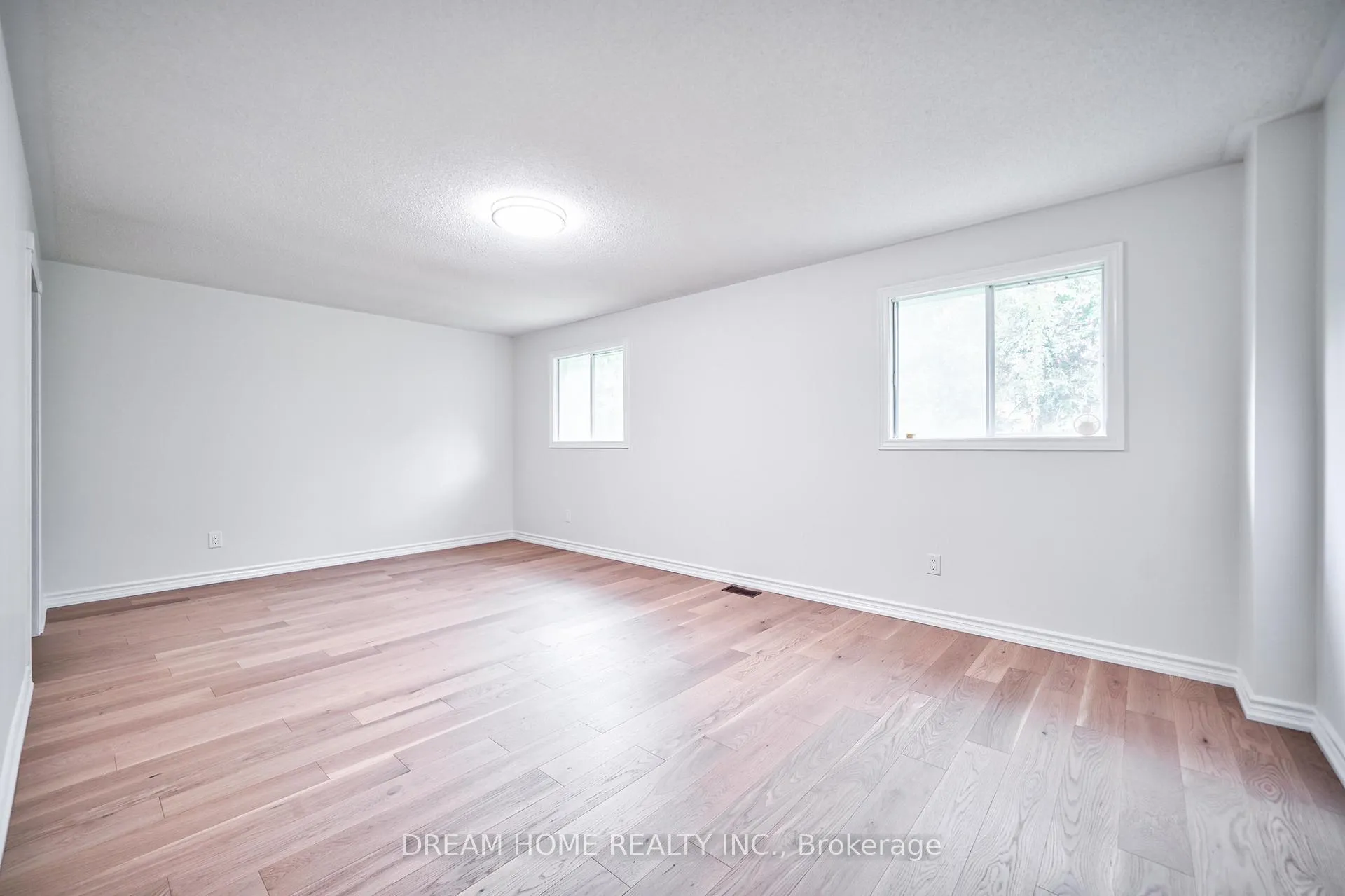 Photo 15 of 24 Muster Court, Markham, Buttonville — HOMEH