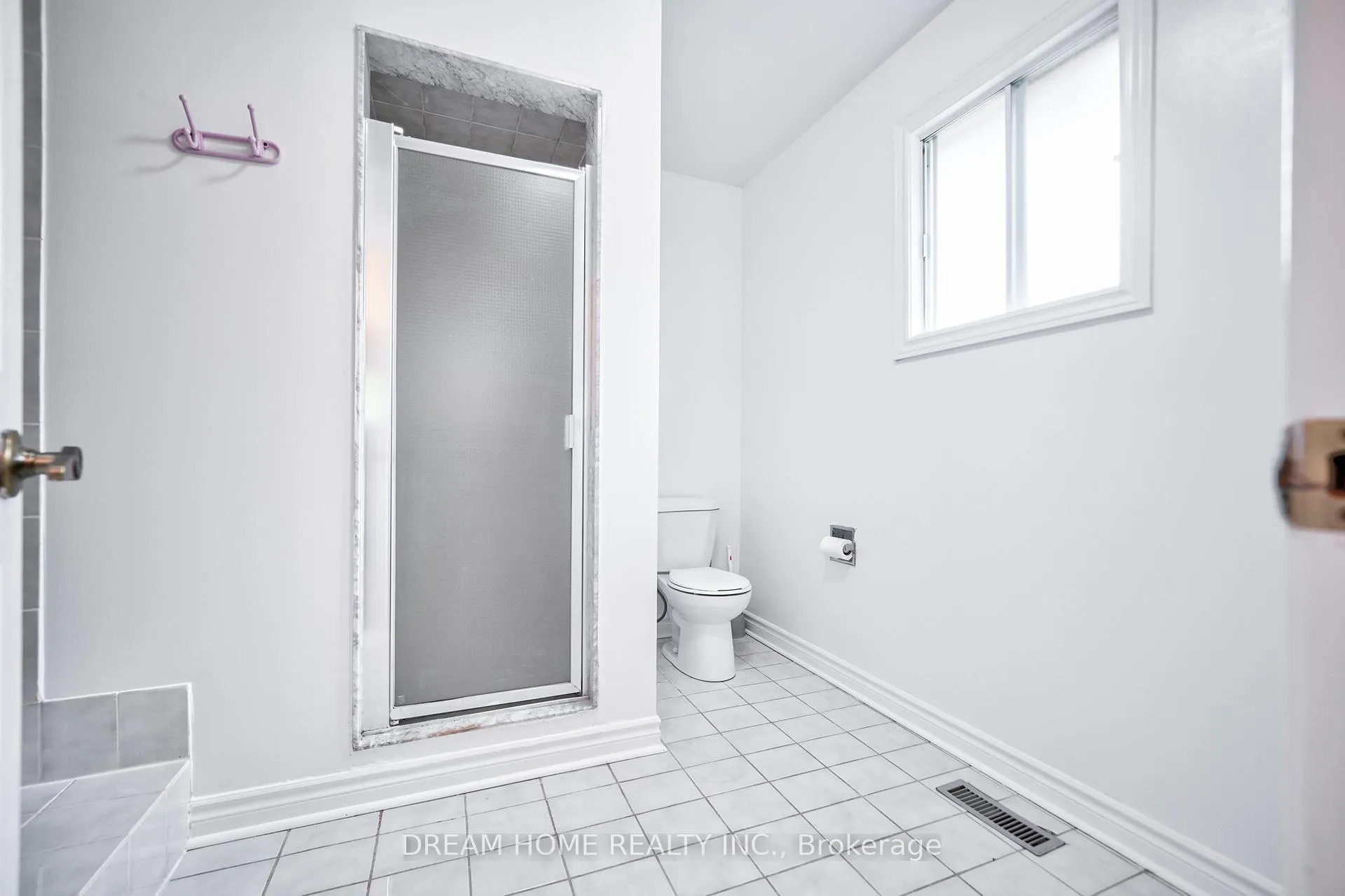 Photo 23 of 24 Muster Court, Markham, Buttonville — HOMEH